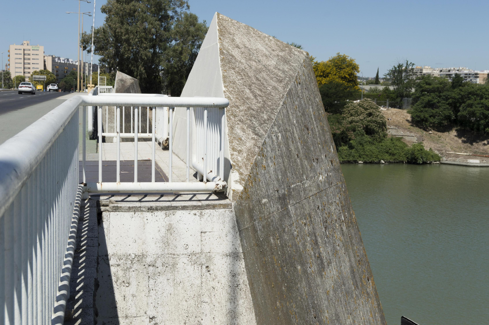 El deterioro del puente de las Delicias