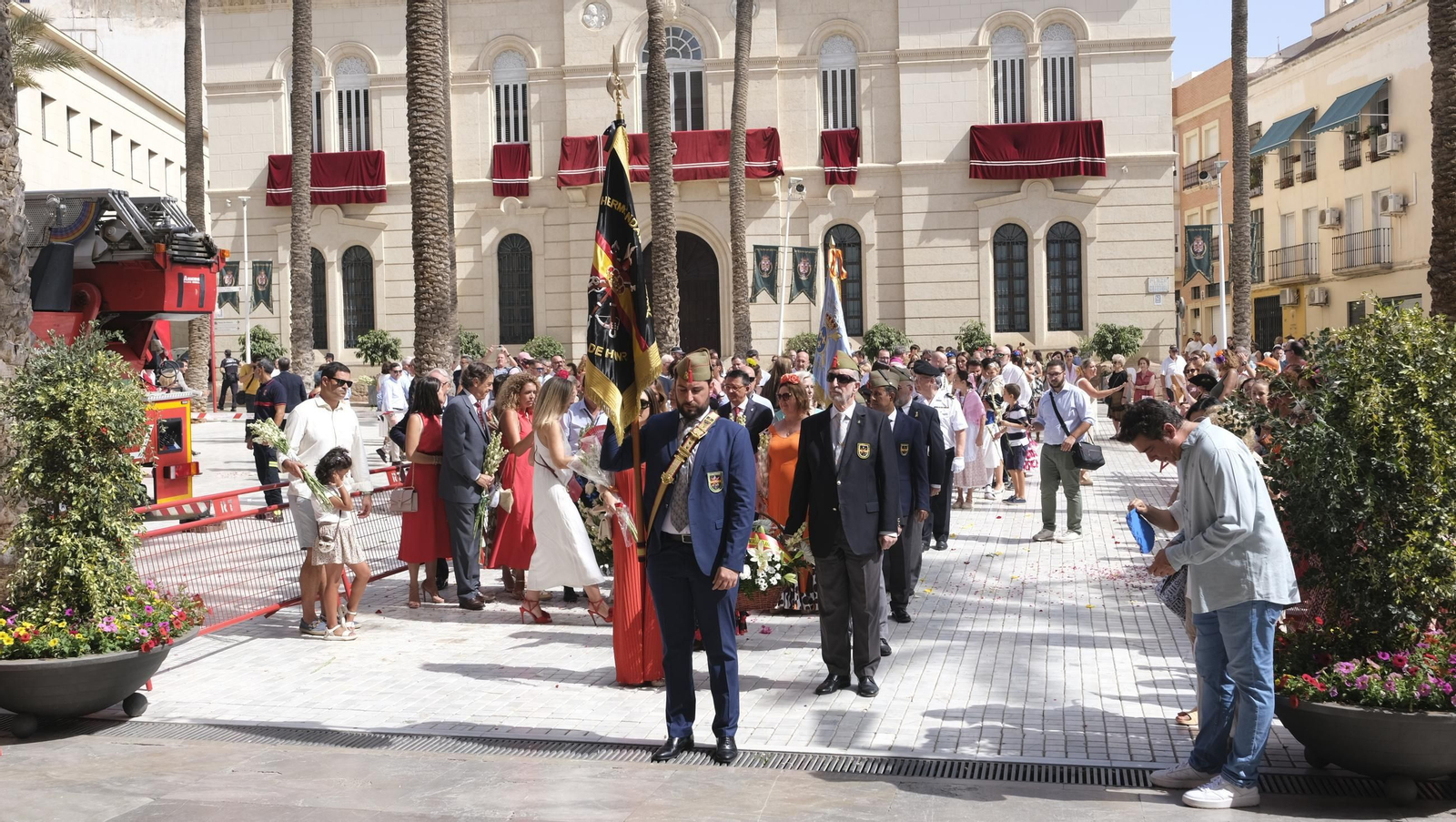 Ofrenda floral a la Virgen del Mar en la Feria de Almería 2024, en imágenes