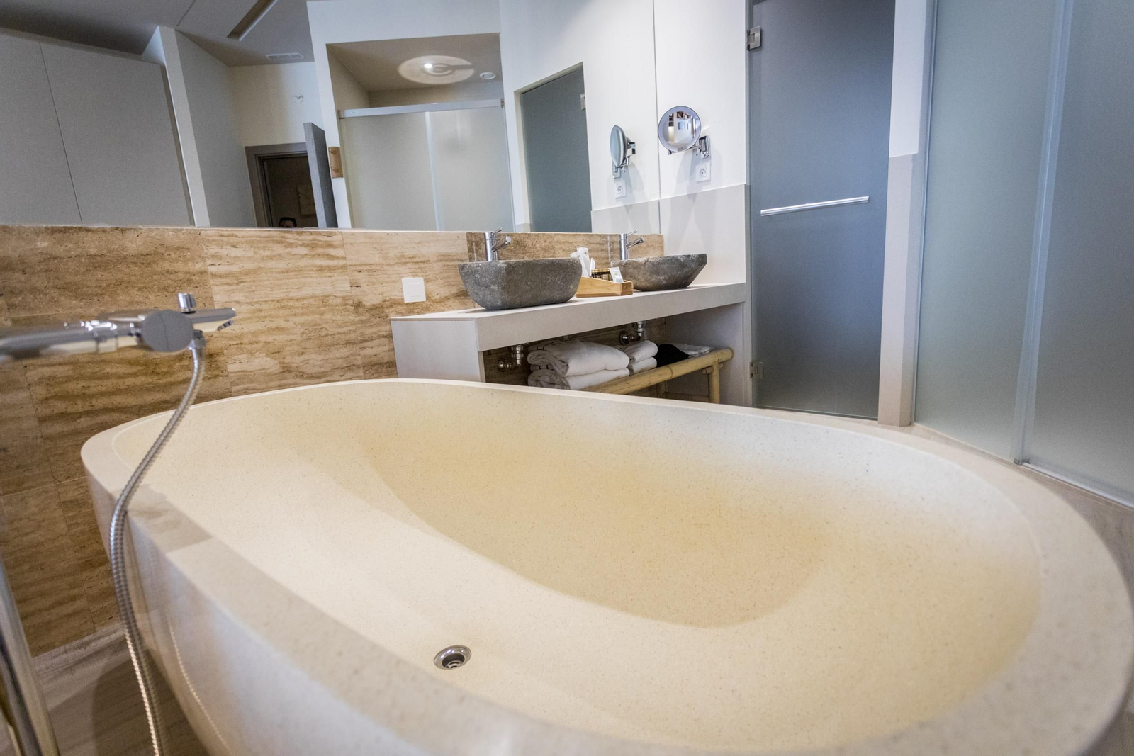 El hotel Zahara Beach & Spa, en imágenes