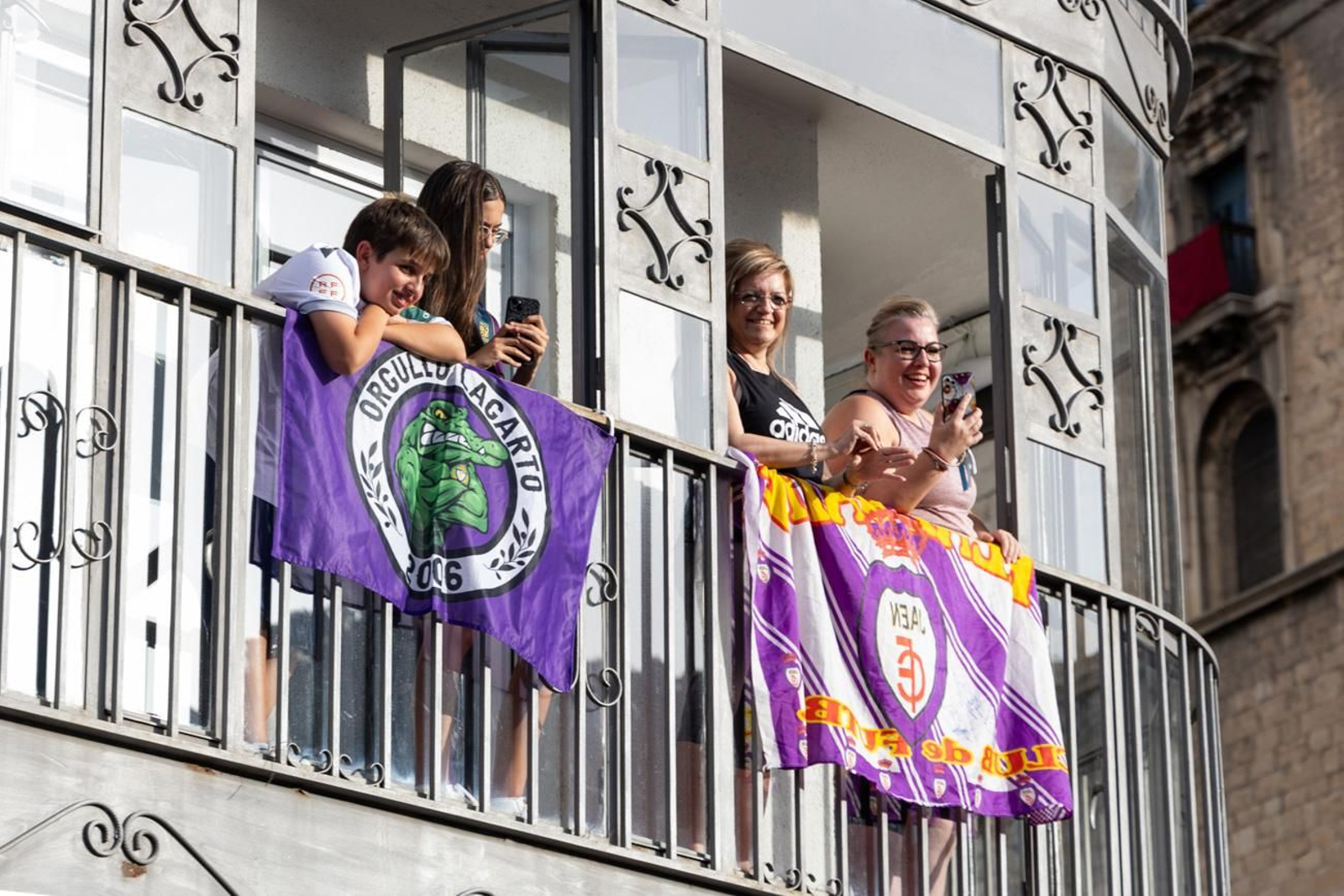 La fiesta por el ascenso del Real Jaén en La Plaza de Santa María y el Ayuntamiento