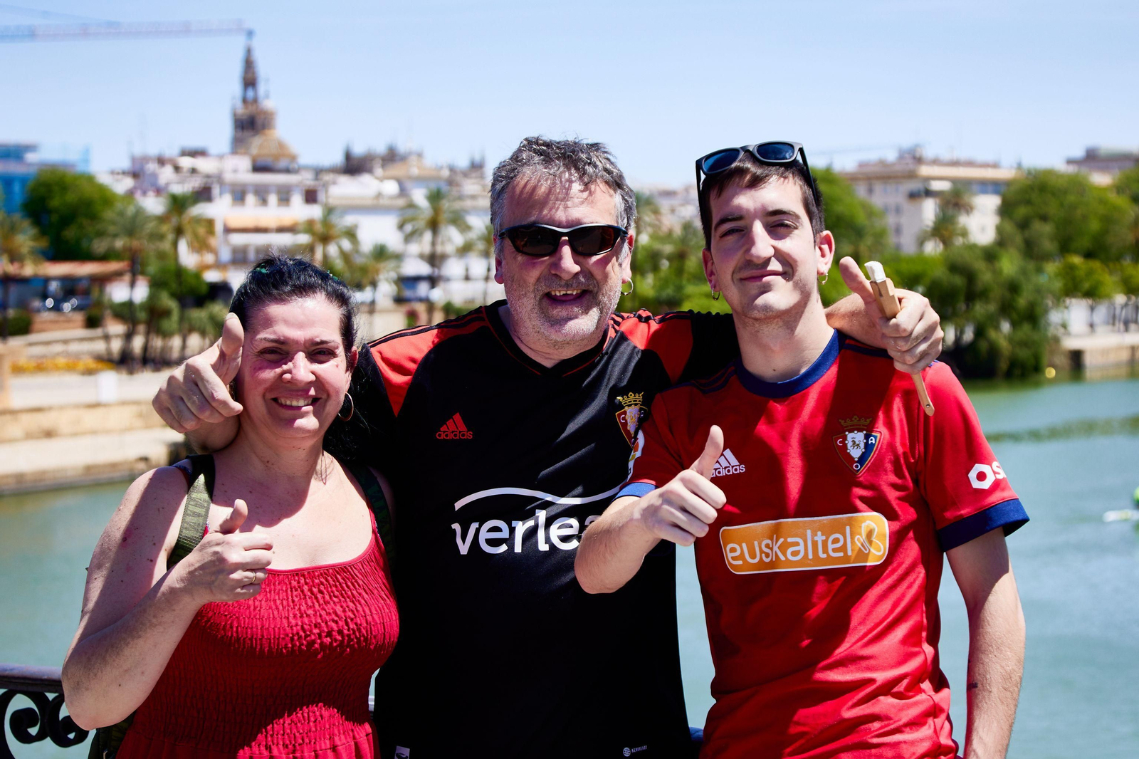 Las fotos de aficionados de Real Madrid y Osasuna el día de la final de Copa en Sevilla