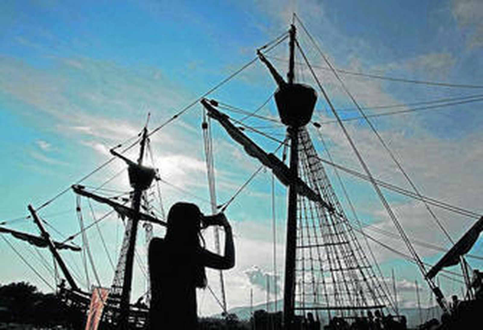 Cientos de personas visitan la nao 'Victoria' atraídos por su historia