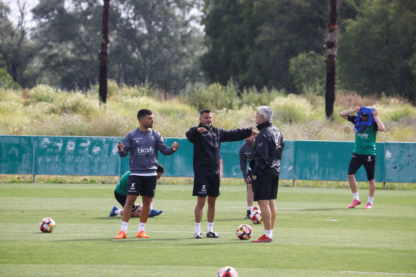 Iván Ania, ex entrenador del Córdoba, en un entrenamiento con el Cordoba