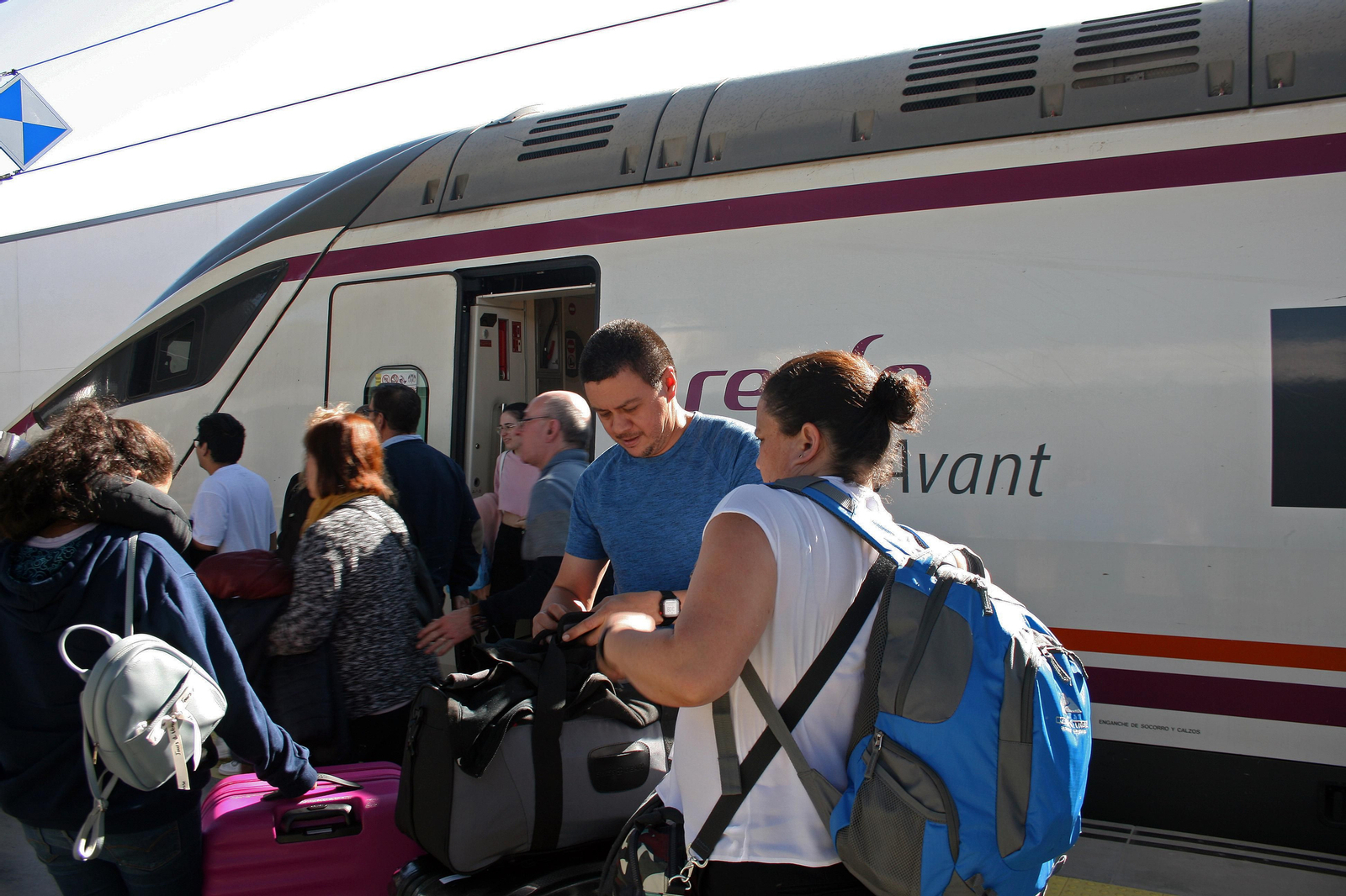 Así es el viaje entre Granada, Córdoba y Sevilla en trenes Avant de Renfe