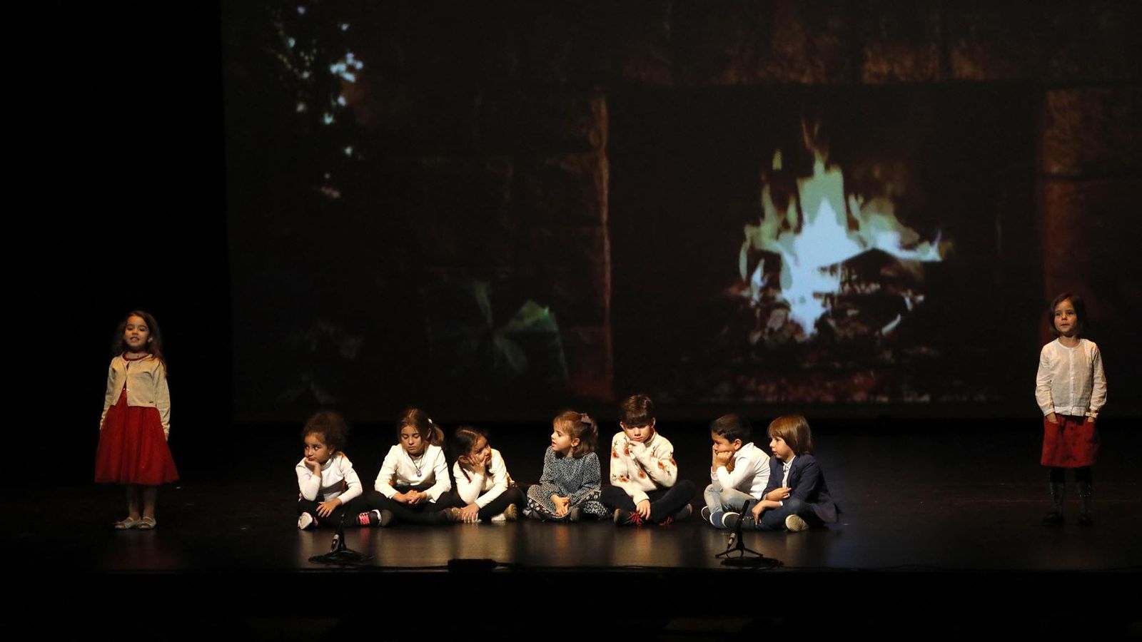 Las fotos de la Gala Solidaria de Navidad de la Escuela Municipal de Música, Danza y Teatro "Jose María Sánchez -Verdú"