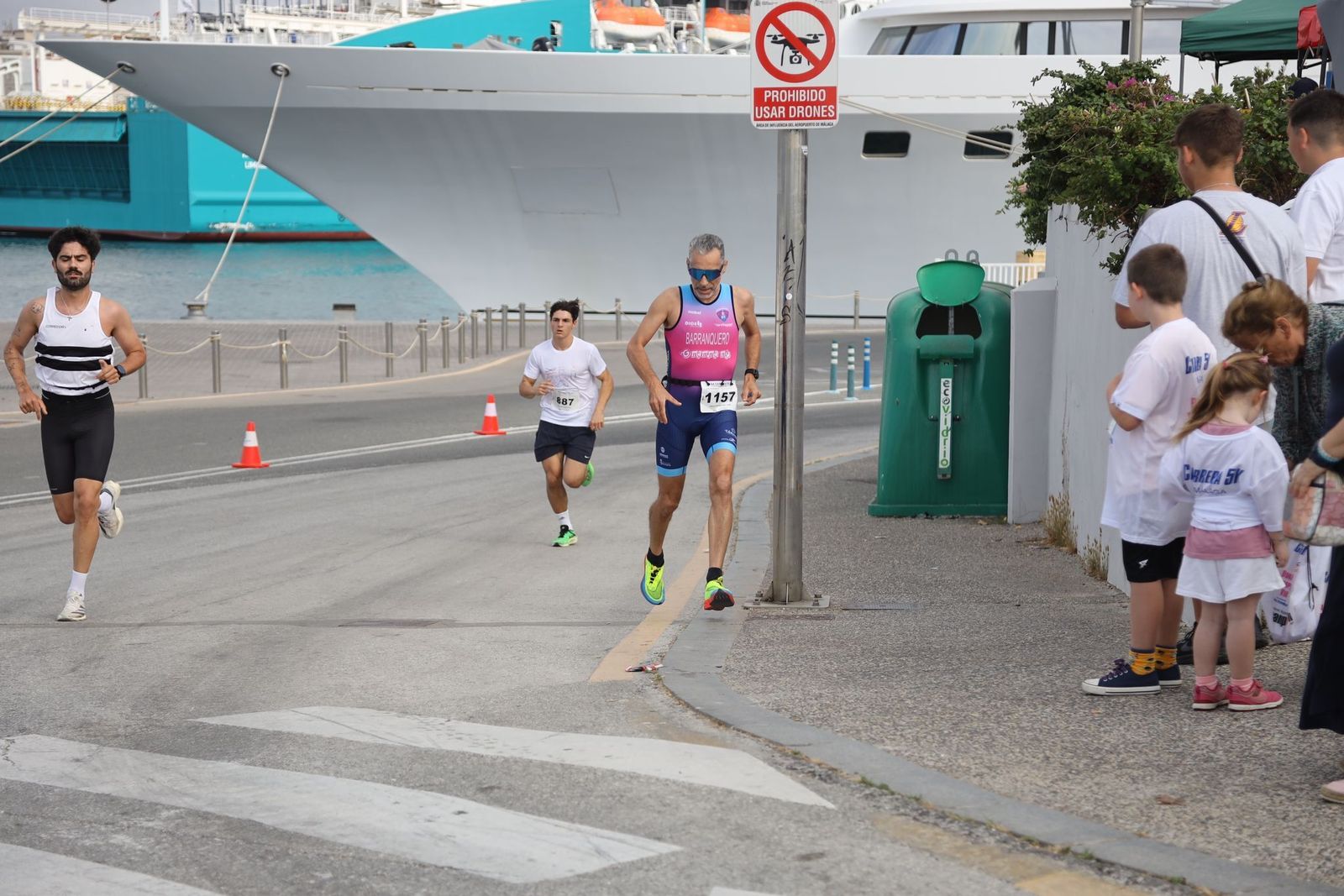 Las fotos de la 3ª carrera solidaria Memorial Vicente Granados en Málaga