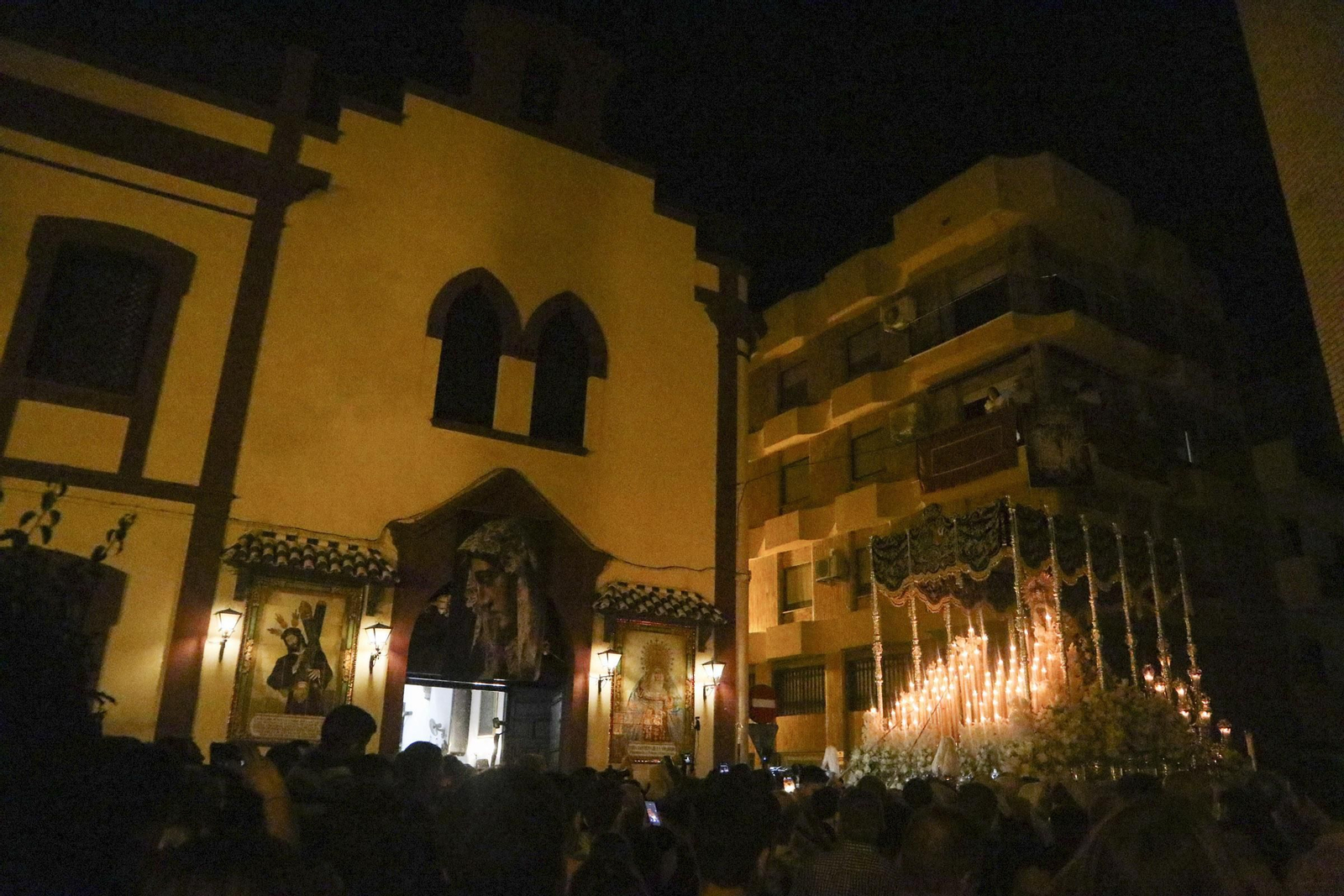 Las mejores imágenes de la procesión de la Amargura Coronada