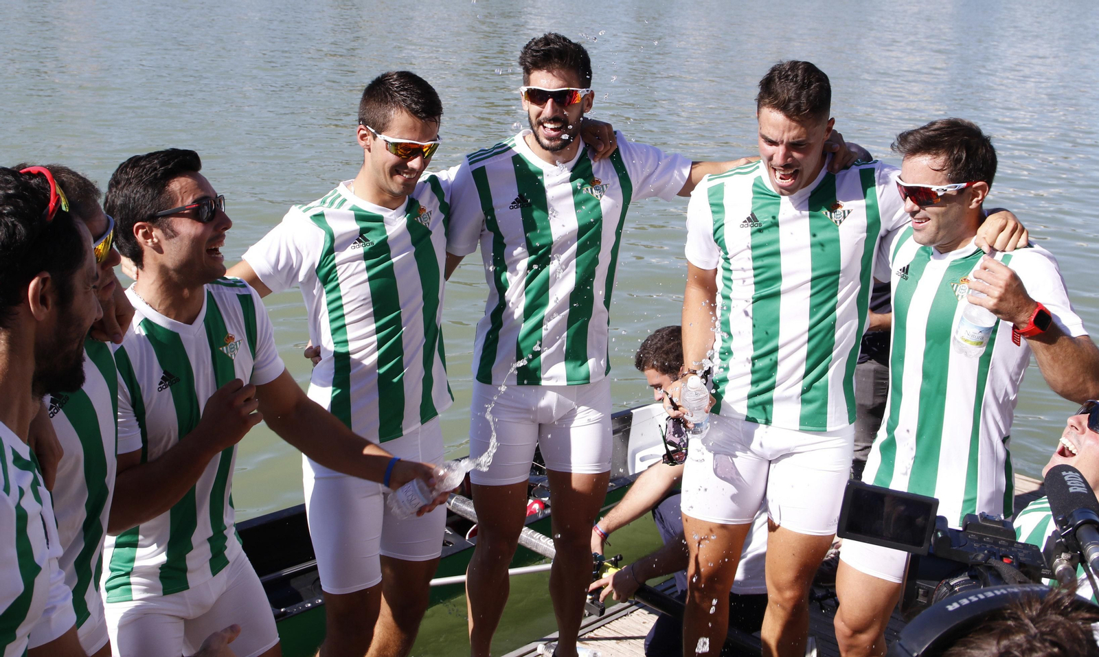 Las imágenes de la Regata Sevilla-Betis