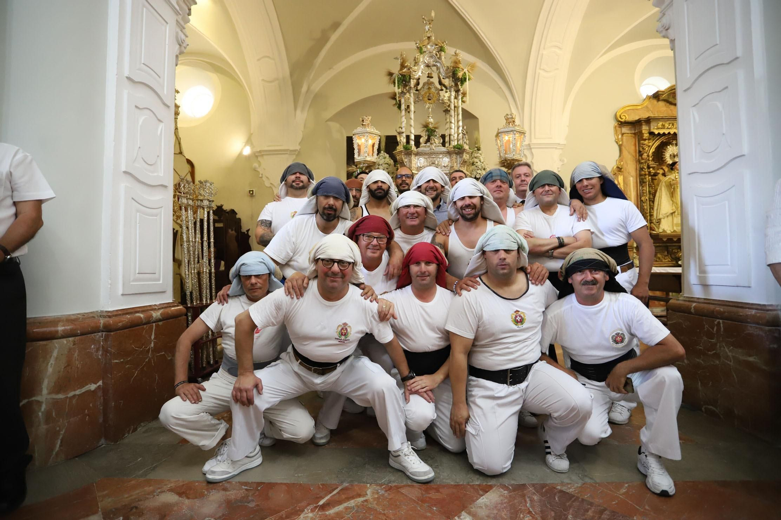 Imágenes del Corpus Christi recorriendo las calles de Huelva