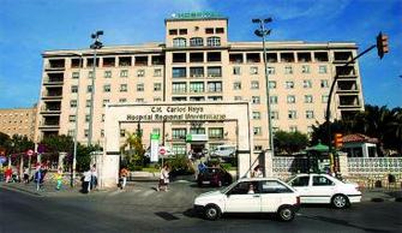 Fachada del Hospital Carlos Haya.