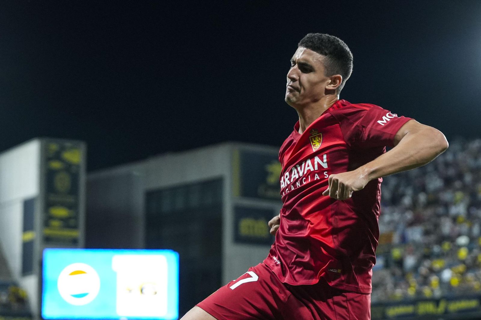 Luna aterriza a cambio de 600.000 euros más 200.000 variables