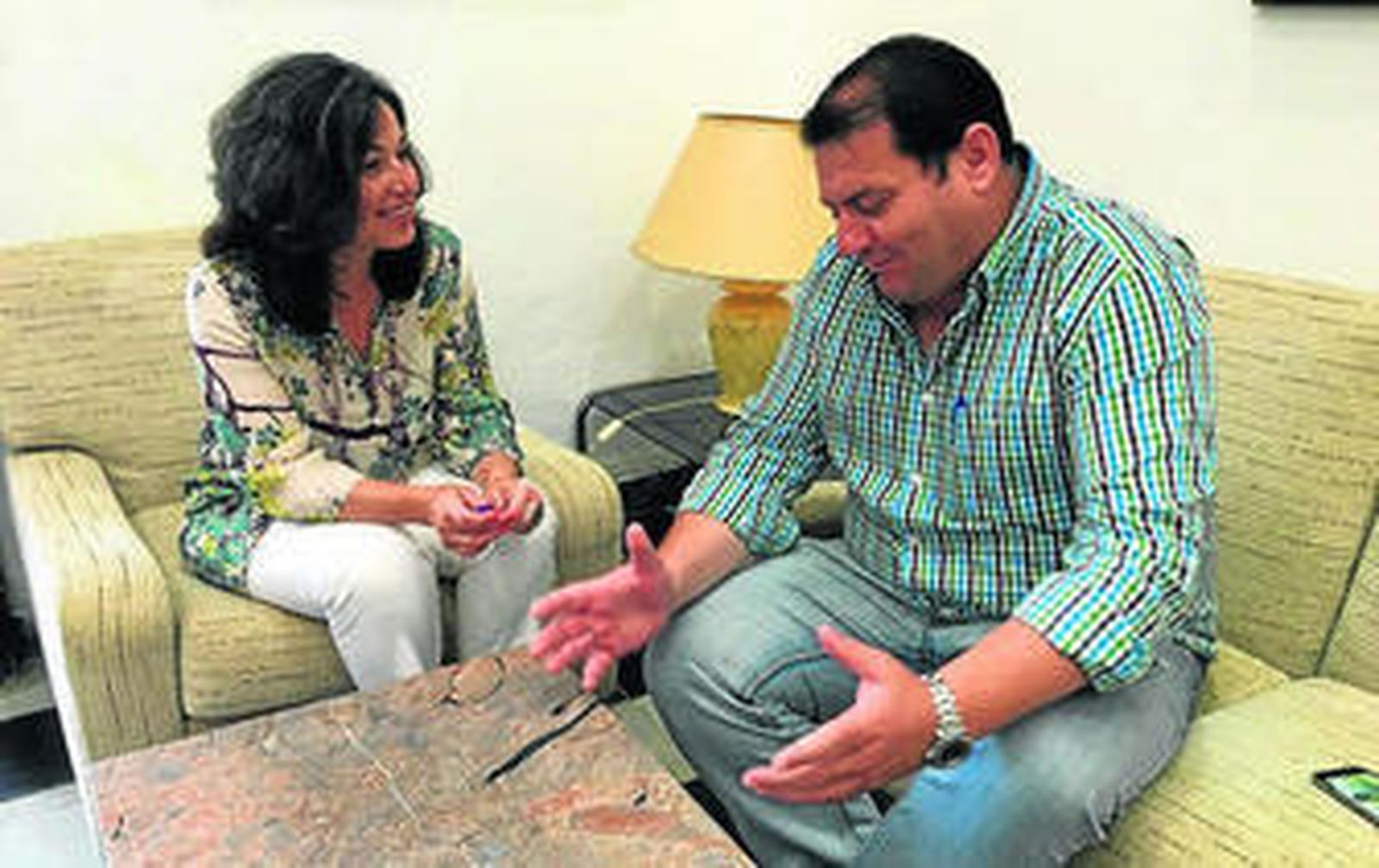 La diputada y el alcalde, durante la reunión en Diputación.