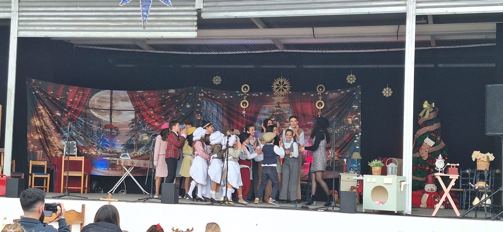 Los alumnos del CEIP Torrecera disfrutan de un divertido teatro infantil