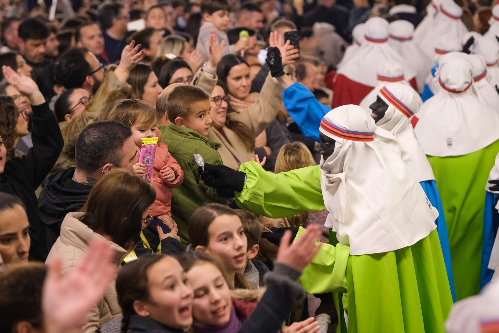 Fotos del Heraldo de los Reyes Magos en la recogida de llaves de la ciudad