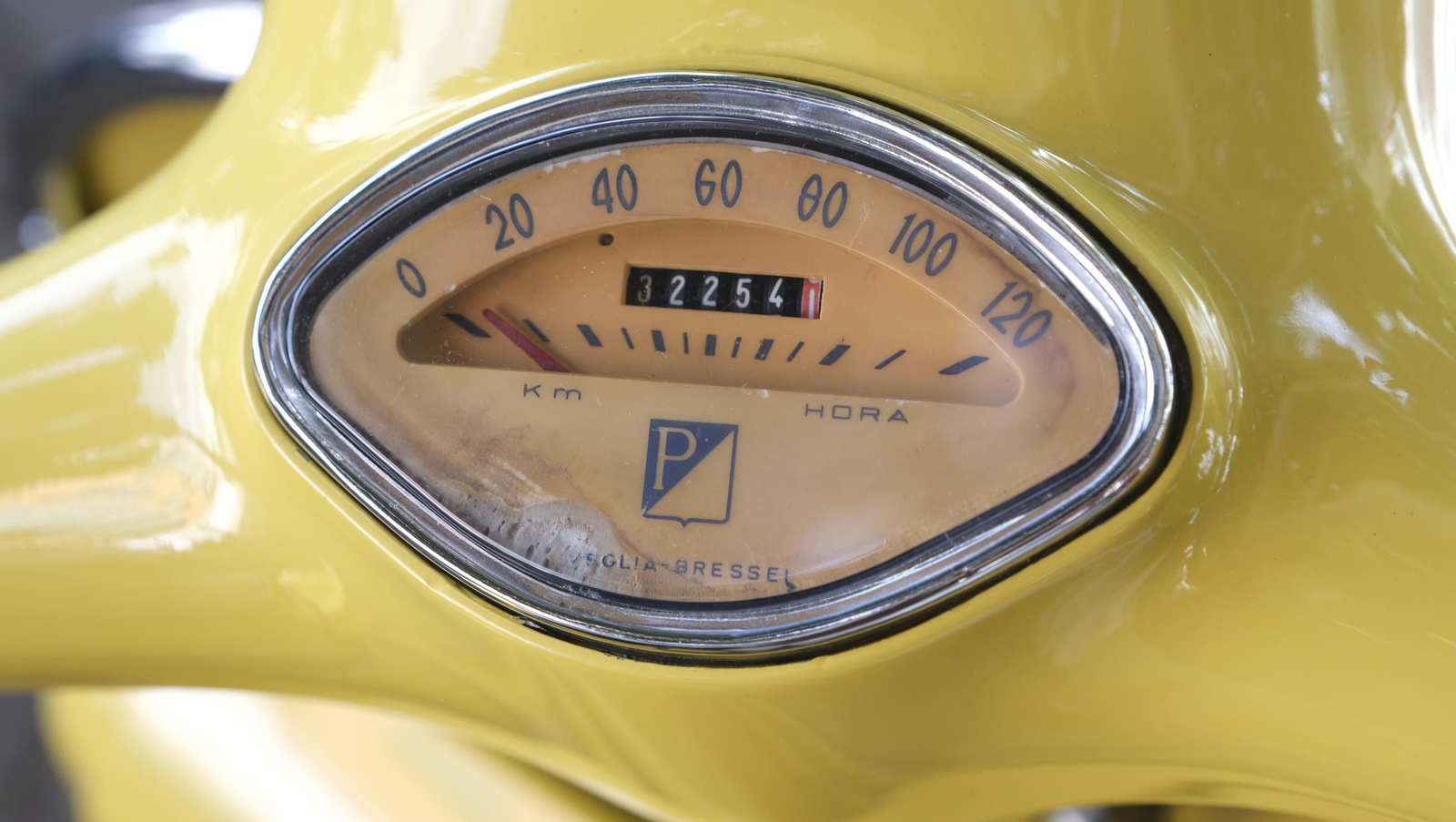 Exposición de motos antiguas y Ducatis en la Feria de Almería 2025, en imágenes