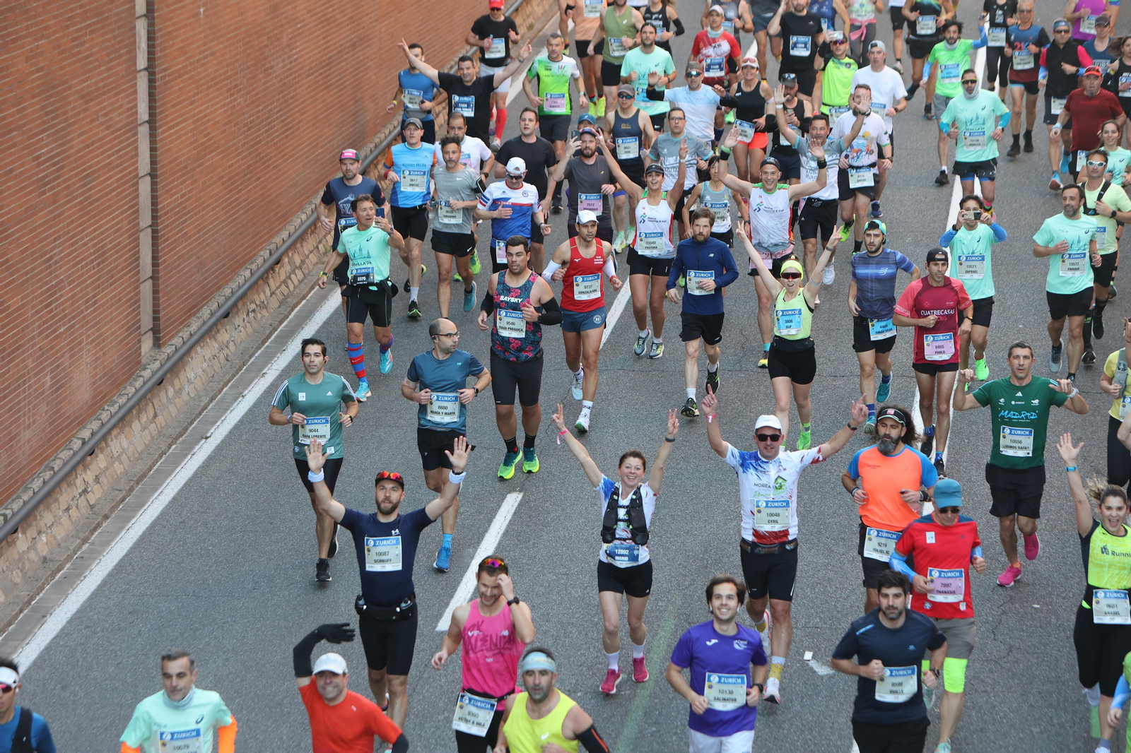 Búscate en la Zurich maratón de Sevilla