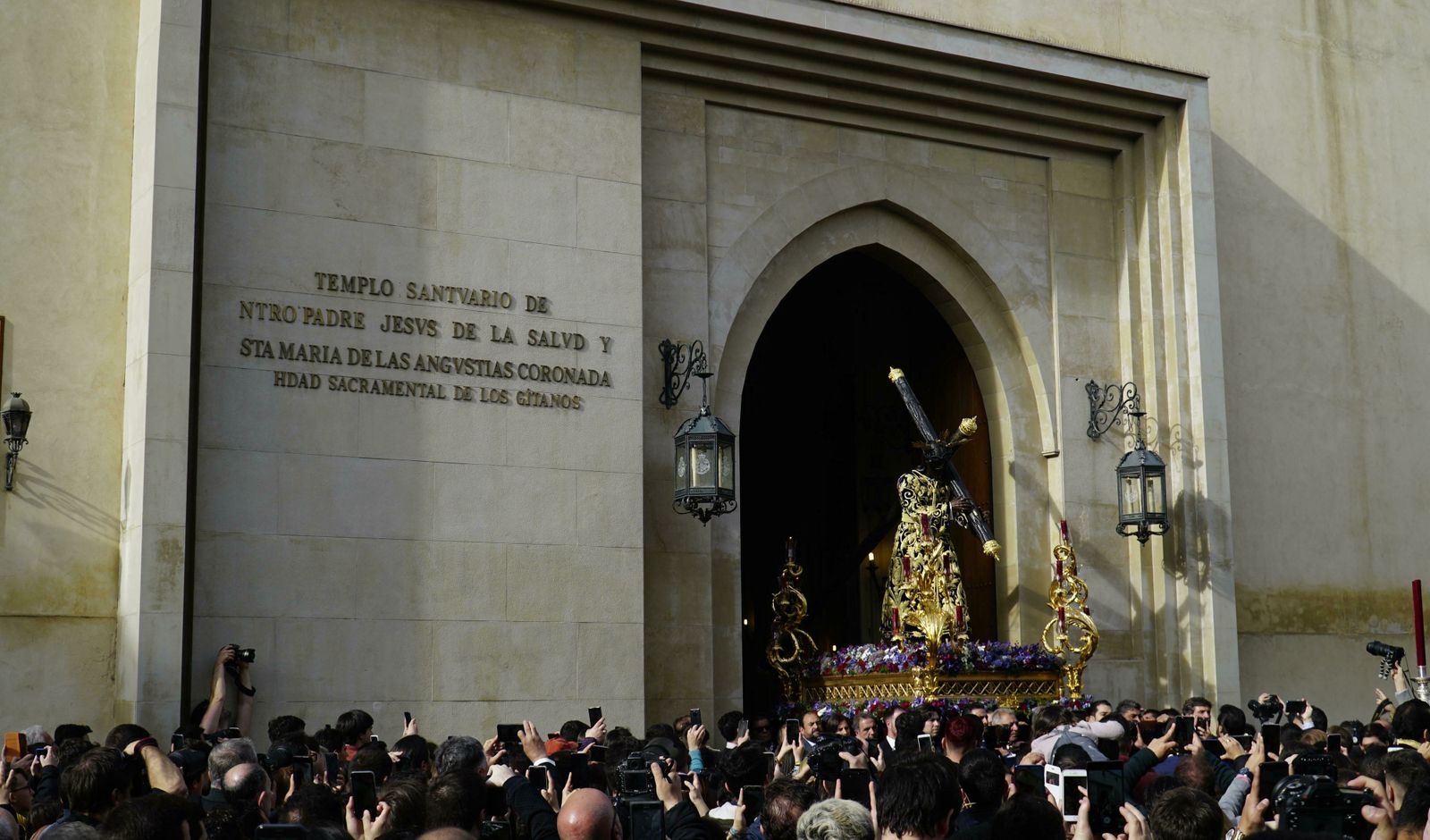Las imágenes del Vía Crucis de las Hermandades 2020