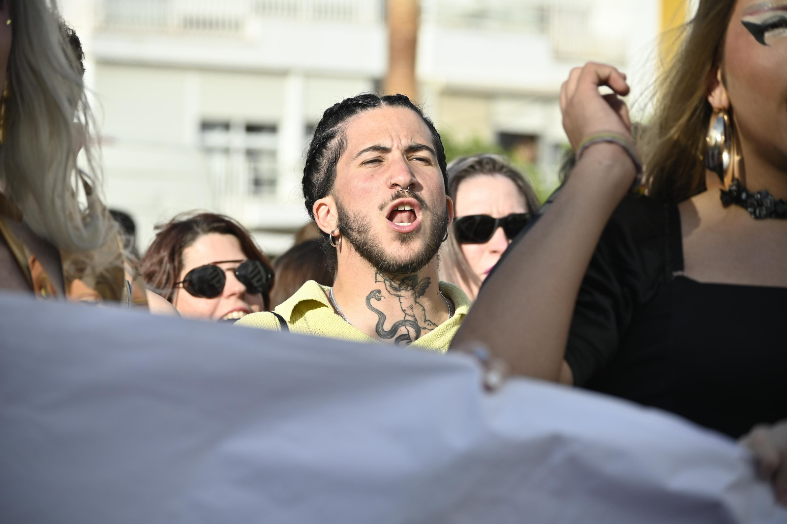 Las mejores imágenes de la manifestacióndel del Orgullo LGTBI en Huelva