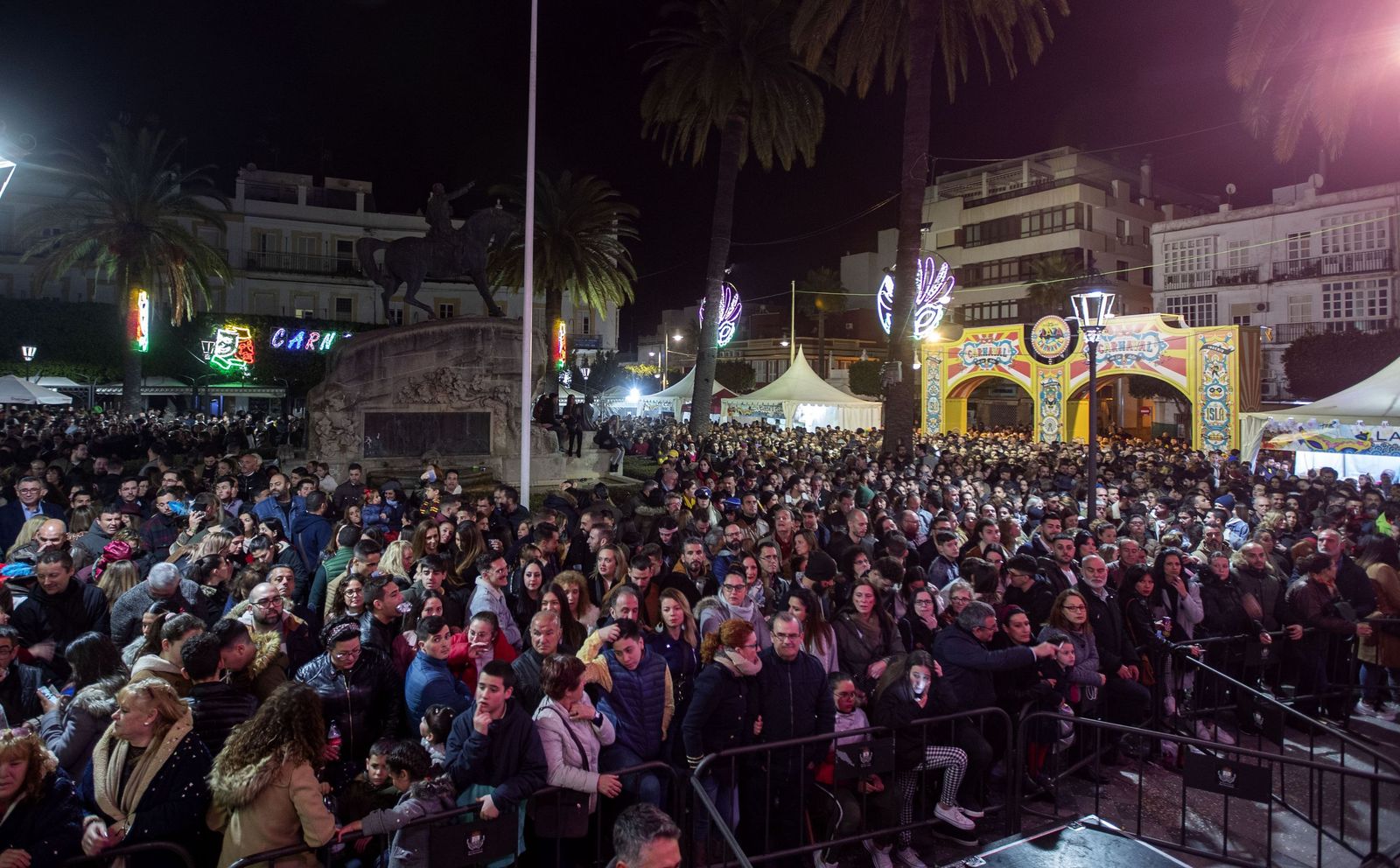 La plaza del Rey, durante los Carnavales de 2020 en San Fernando
