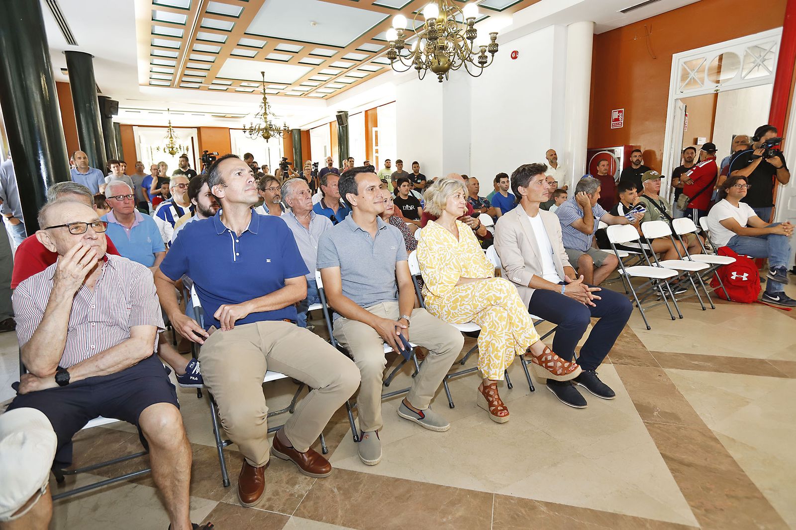 Imágenes de la presentación de la campaña de abonados del Recreativo de Huelva