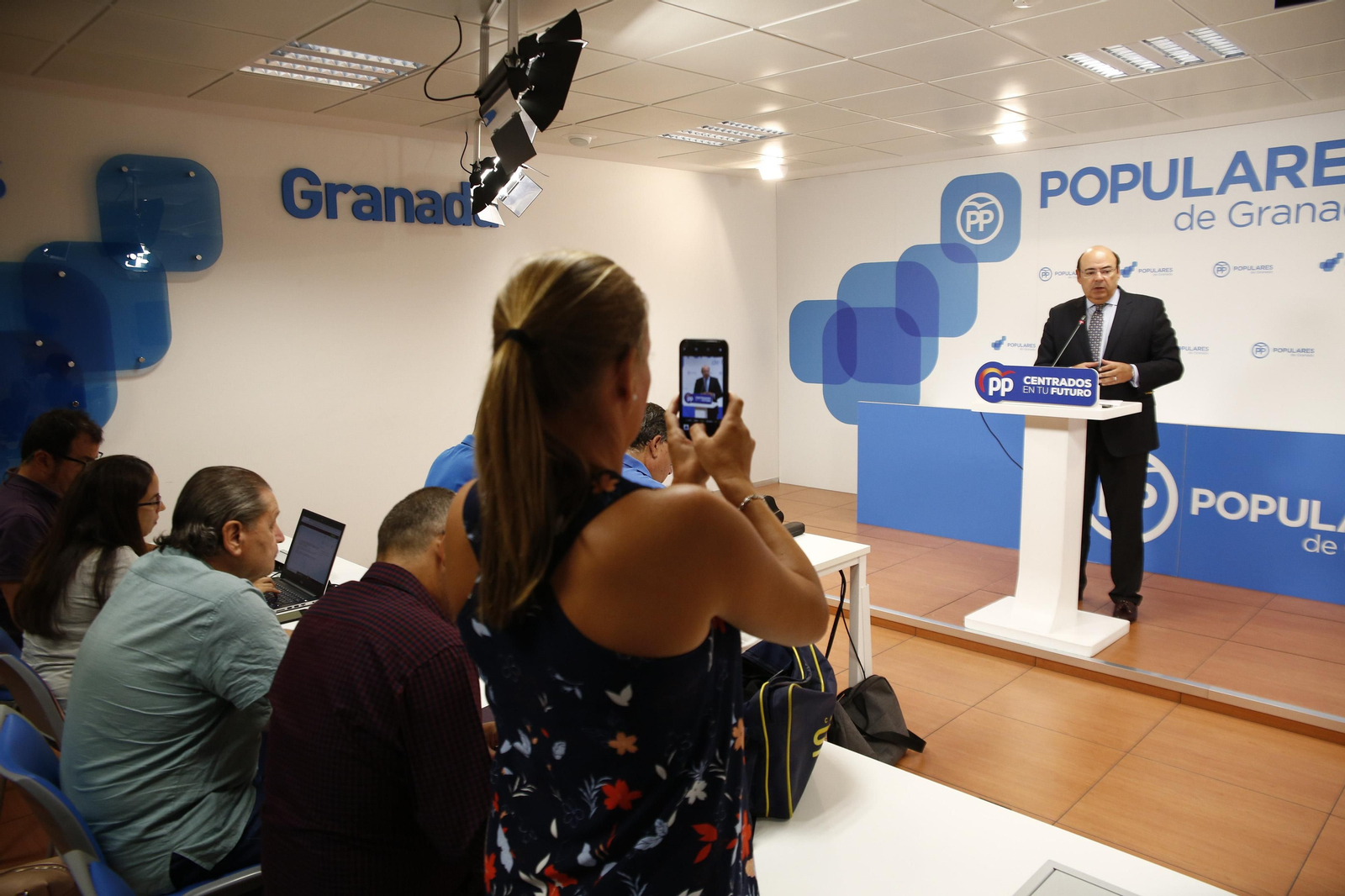 Sebastián Pérez atribuye la denuncia a una "cortina de humo" para tapar la corrupción de Torres Hurtado