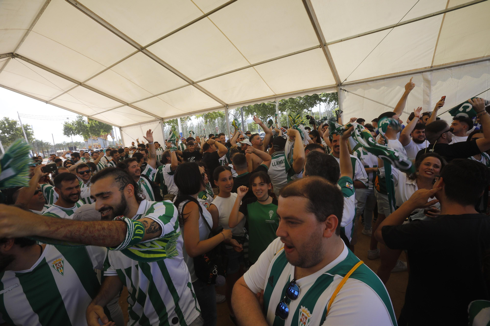 Las mejores fotos de la 'Fan Zone' del Córdoba CF antes del partido ante la Ponferradina