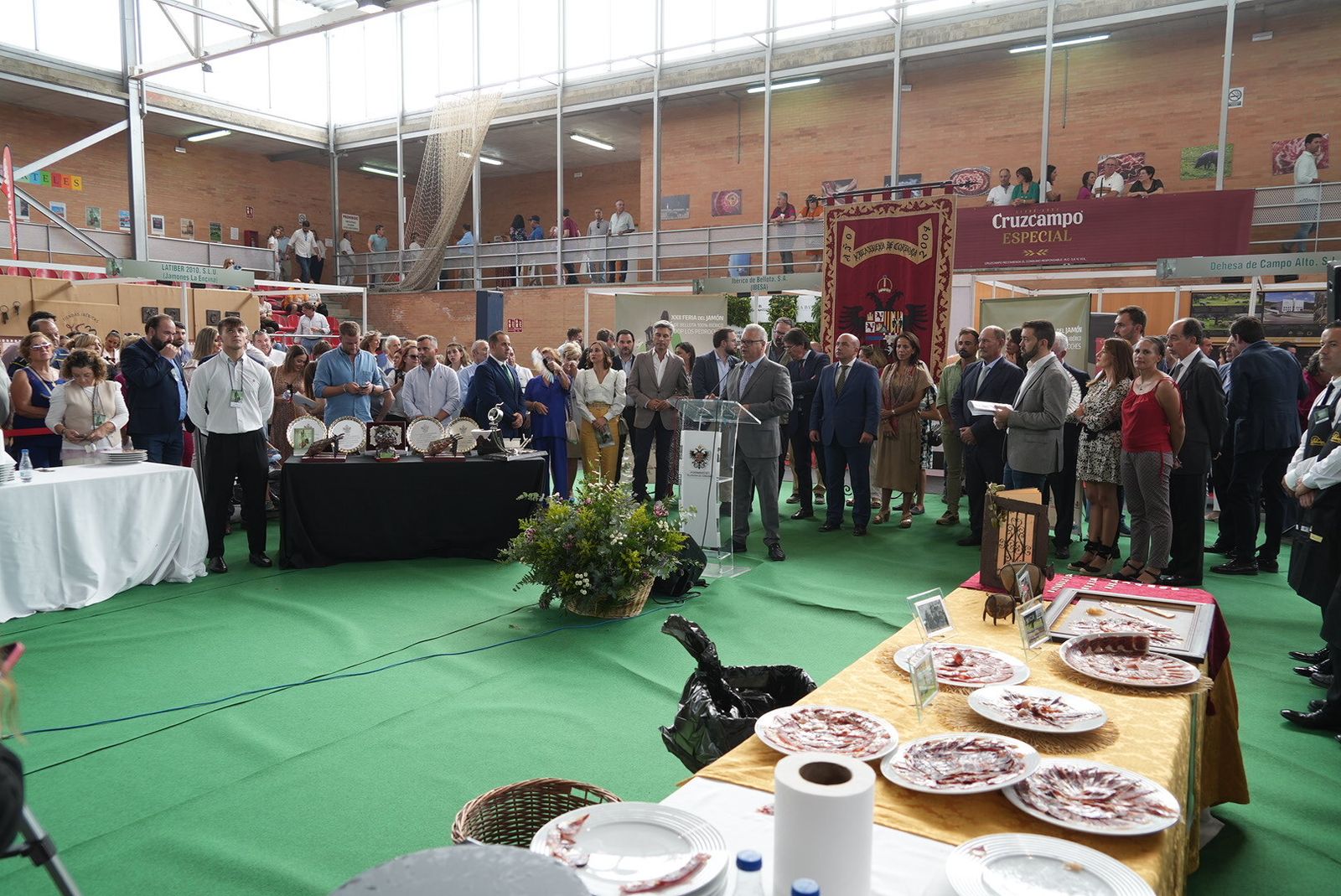 El día grande de la Feria del Jamón de Villanueva de Córdoba, en imágenes
