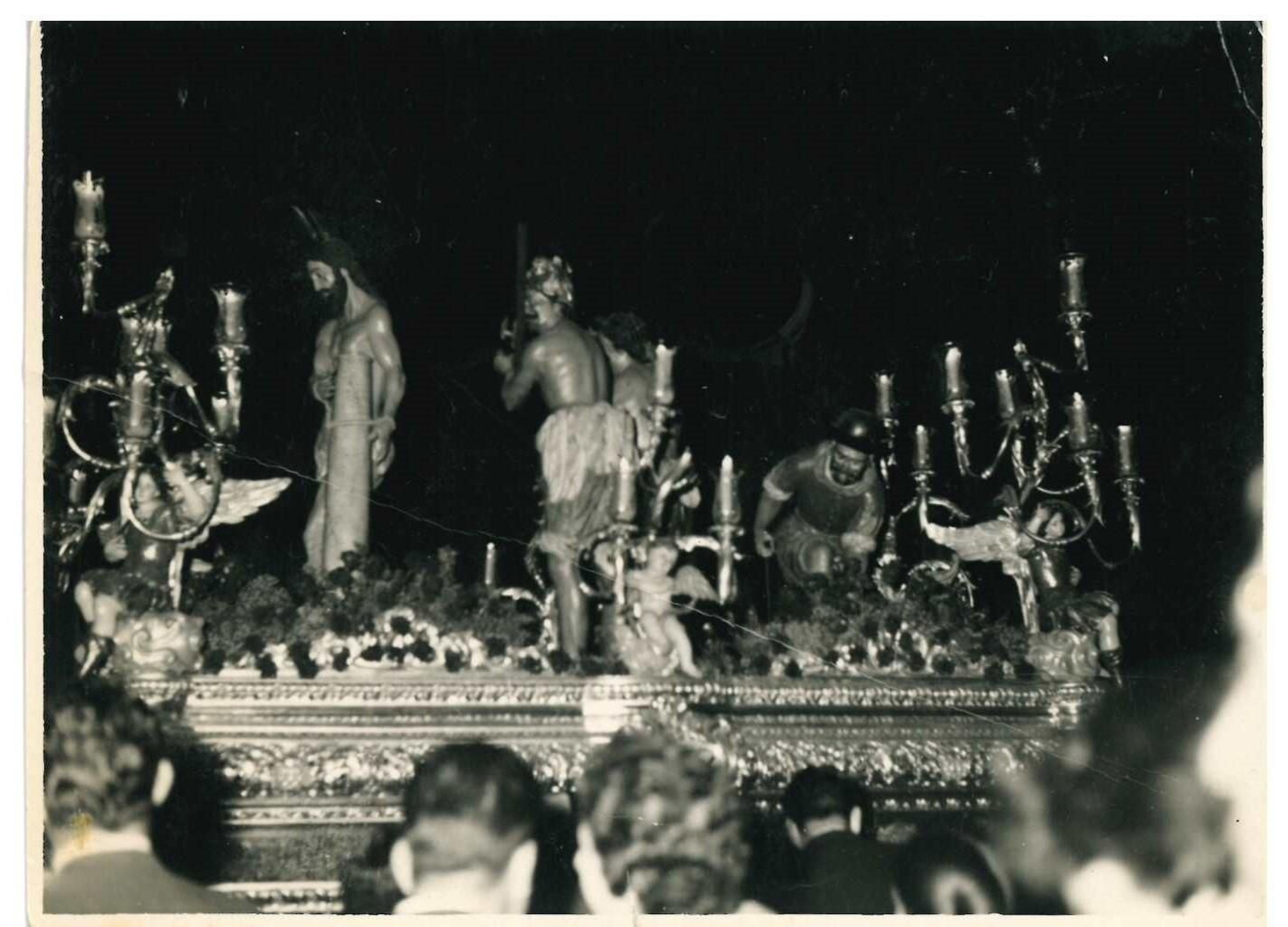 Este paso de Las Cigarreras y los sayones están actualmente en Sanlúcar de Barrameda.