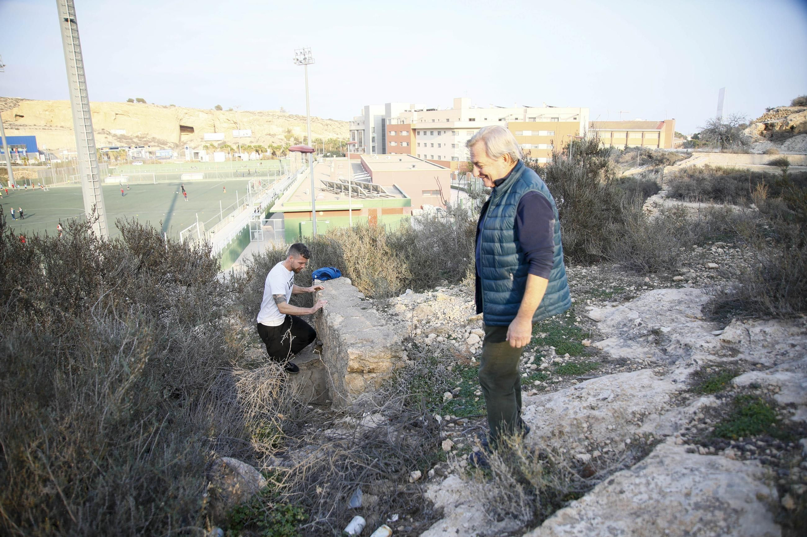 Imágenes de los refugios de la guerra civil descubierto en el barrio de Las Trincheras