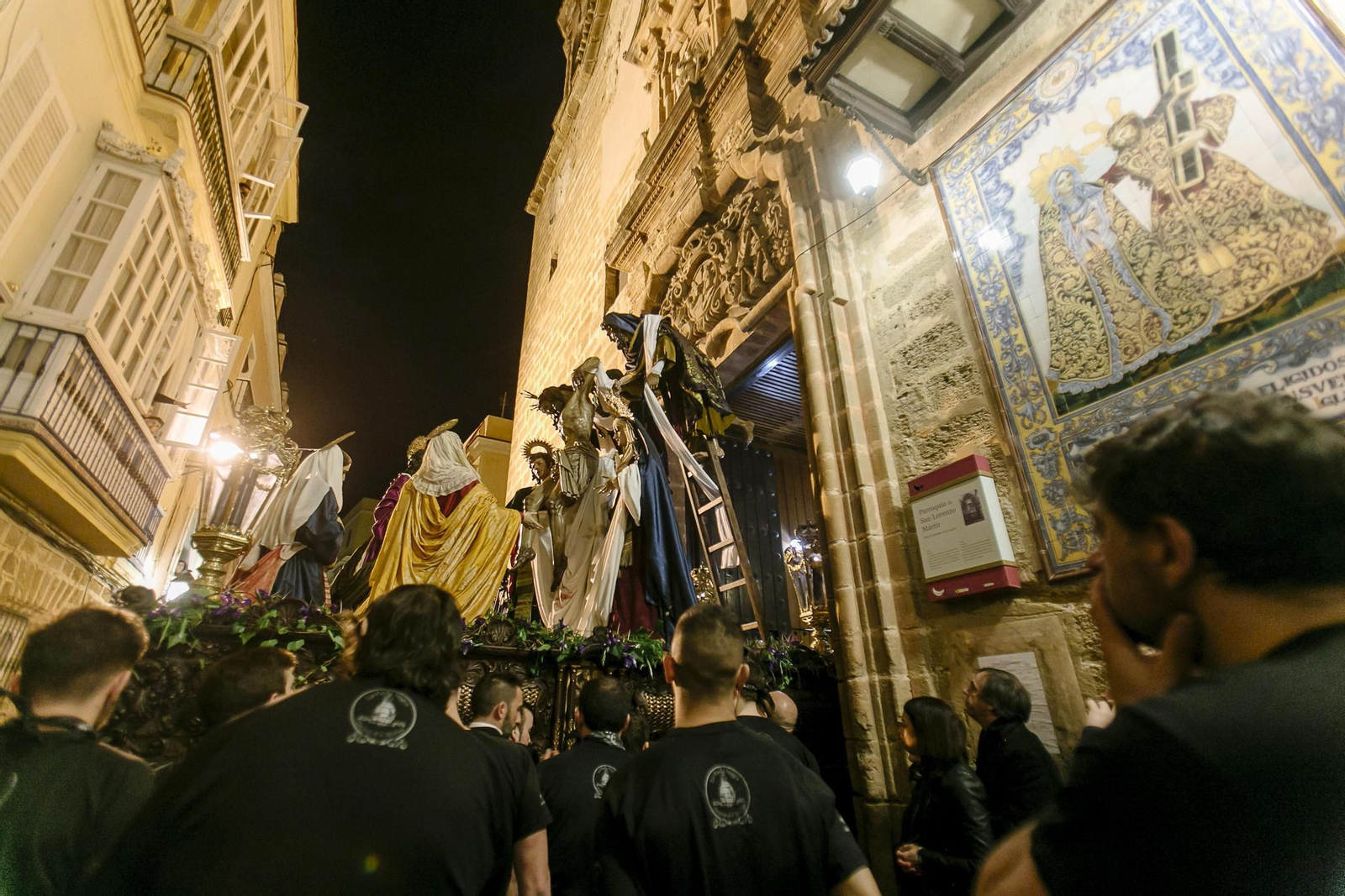 El paso de la cofradía del Descendimiento en su salida de 2018.