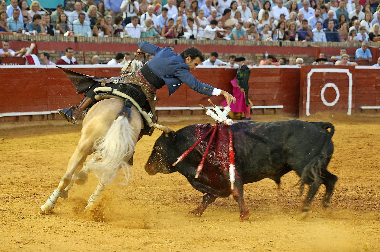 Toros La Merced: Imágenes de la tarde de Rejoneo con Diego Ventura, Andrés Romero y Sergio Galán