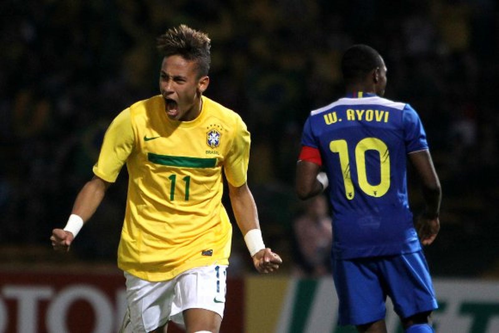 Pato y Neymar llevan a Brasil a cuartos de final (4-2)