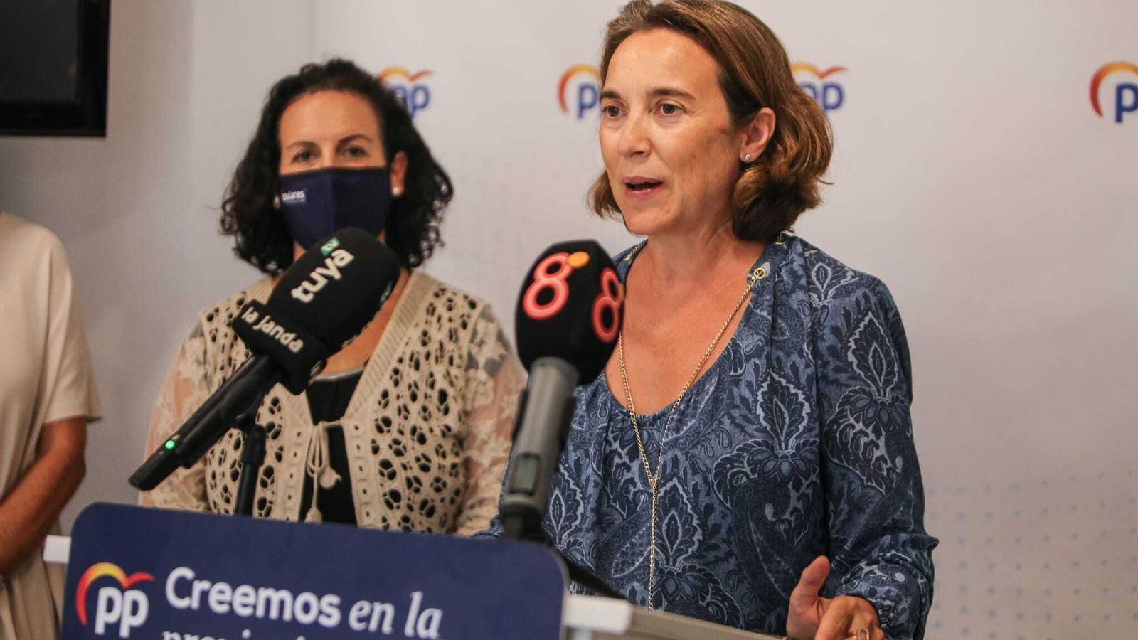 Cuca Gamarra, en su comparecencia en la sede del Partido Popular de Chiclana.