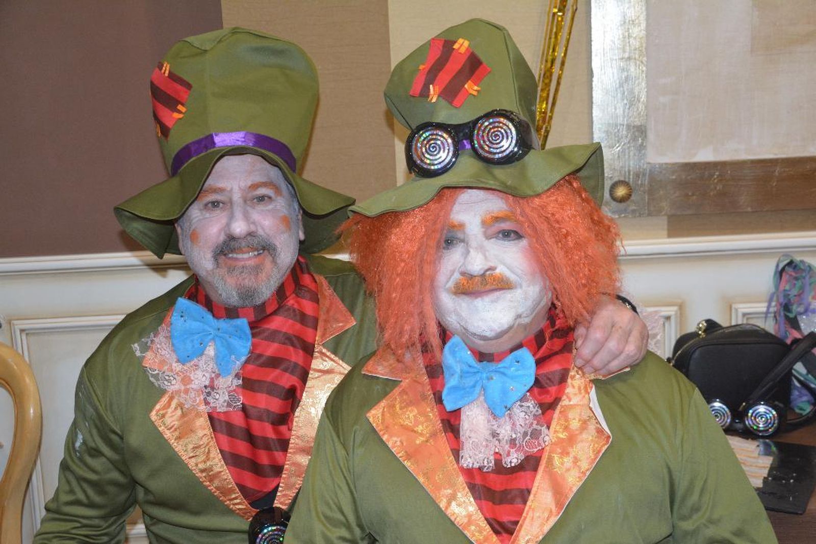 Emilio Aragón con Carmelo García durante la fiesta de carnaval en el Baluarte de los Mártires.