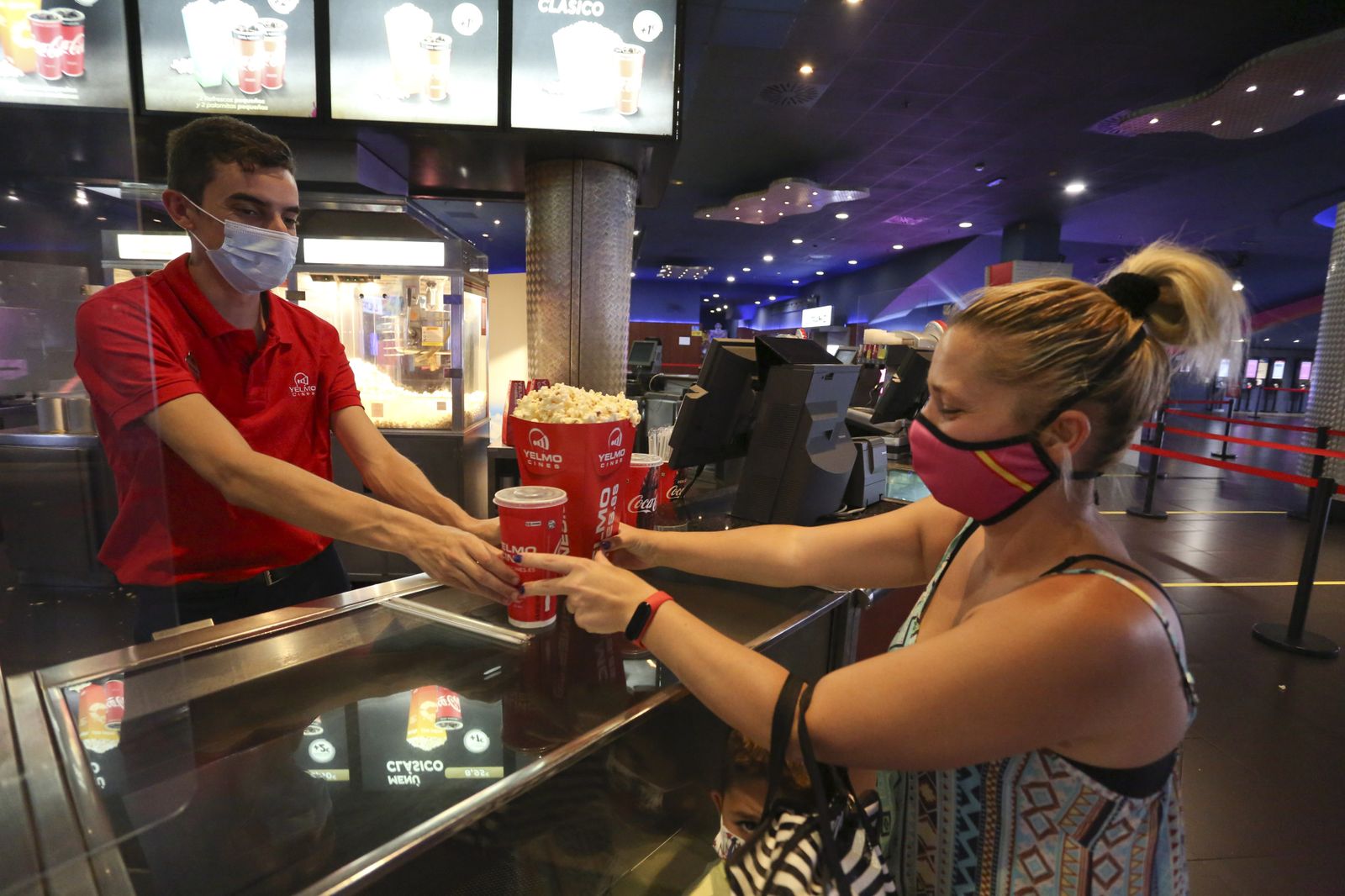 El regreso de los cines a Málaga, en fotos