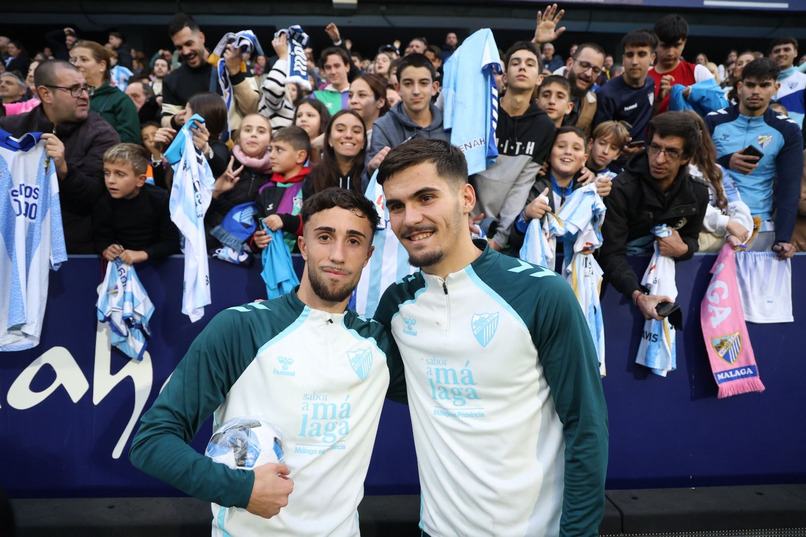 Búscate en las fotos del entrenamiento del Málaga CF en La Rosaleda