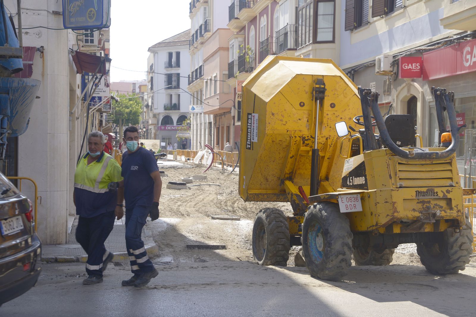 Imágenes del primer día de obligatoriedad de las mascarillas en La Linea.
