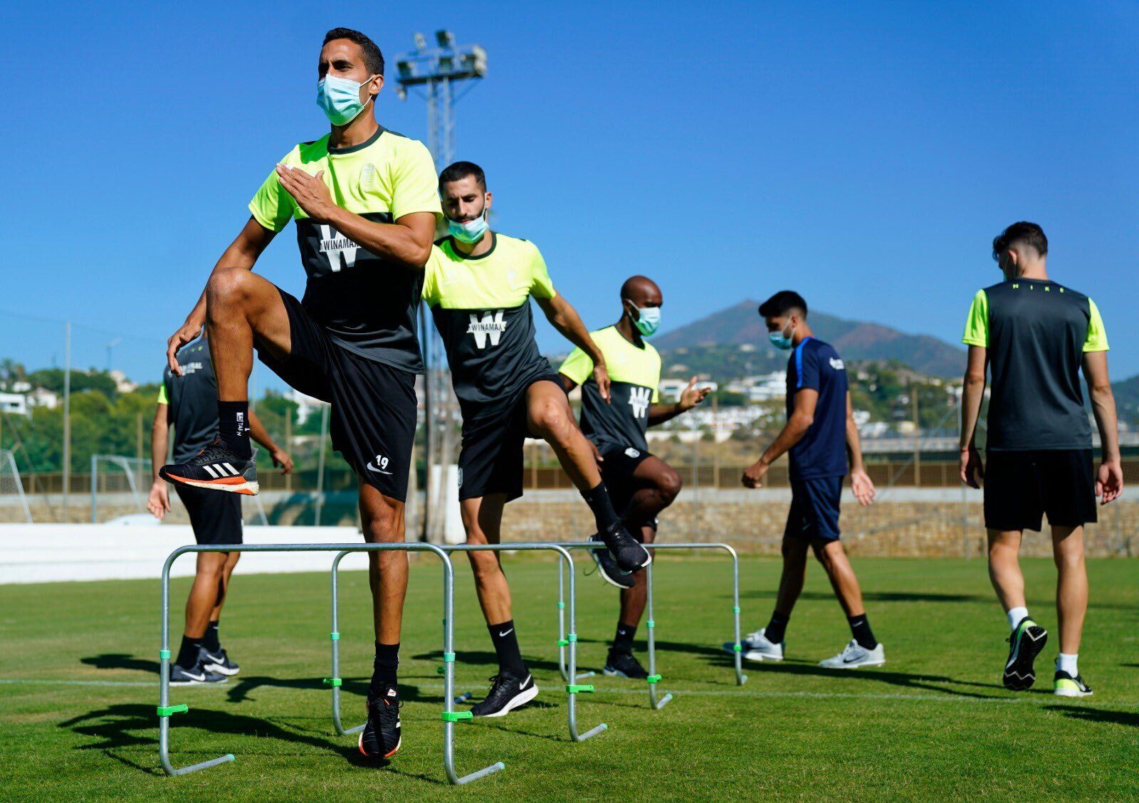 Imagen del trabajo sobre el césped de los jugadores rojiblancos