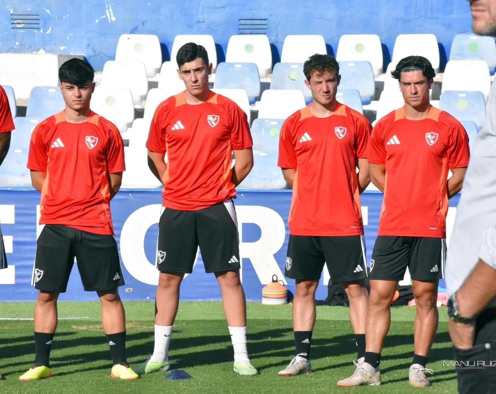 Dani García y José Luis Cortés, en el centro, escuchan las indicaciones técnicas.
