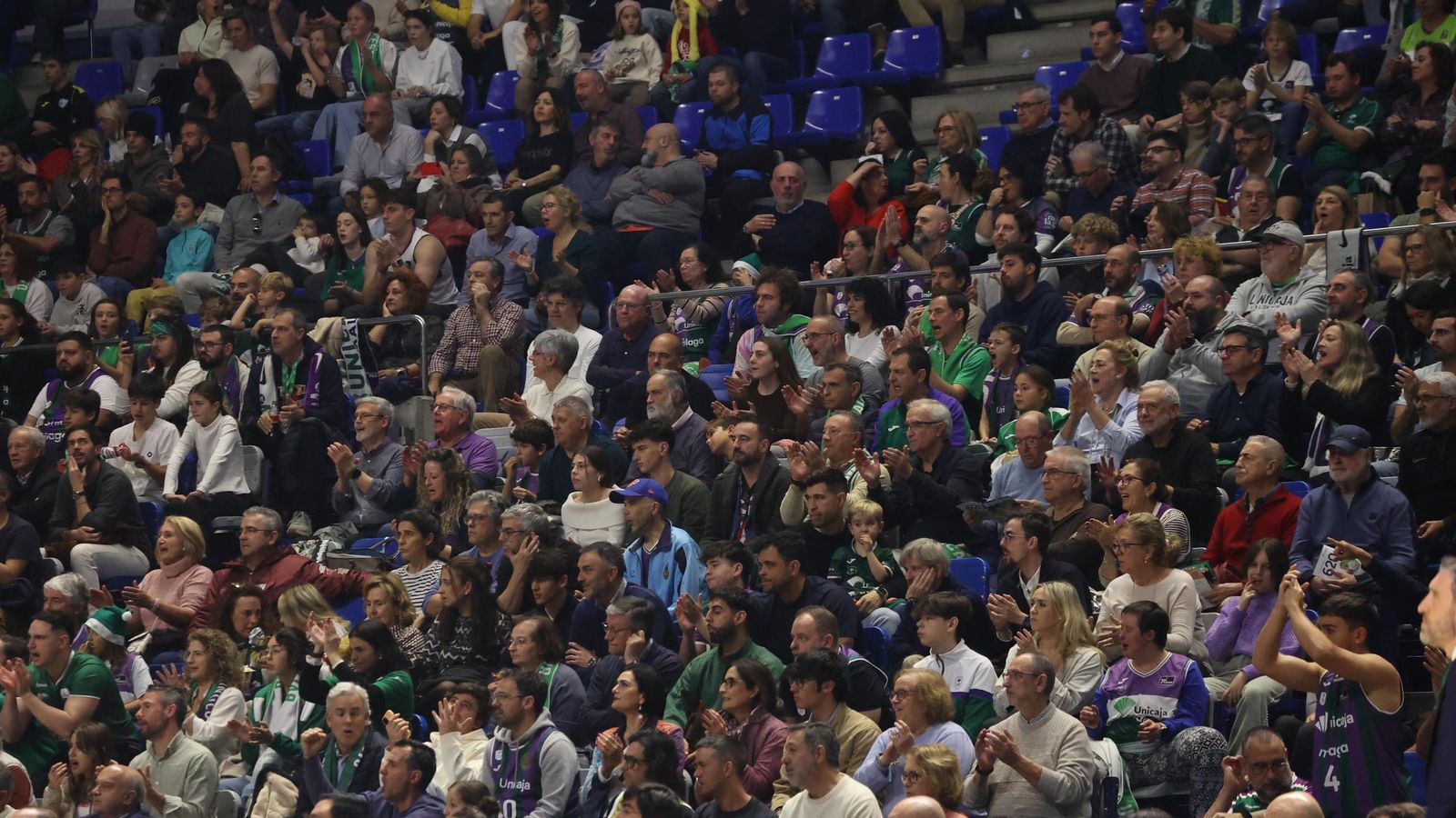 Búscate en las gradas del Carpena en el Unicaja-Breogán