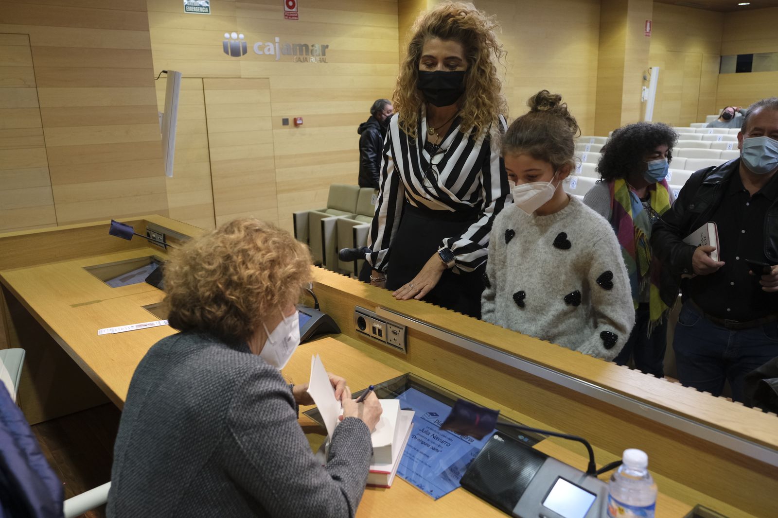 Fotogalería Diario de los Libros, con Julia Navarro. Almería
