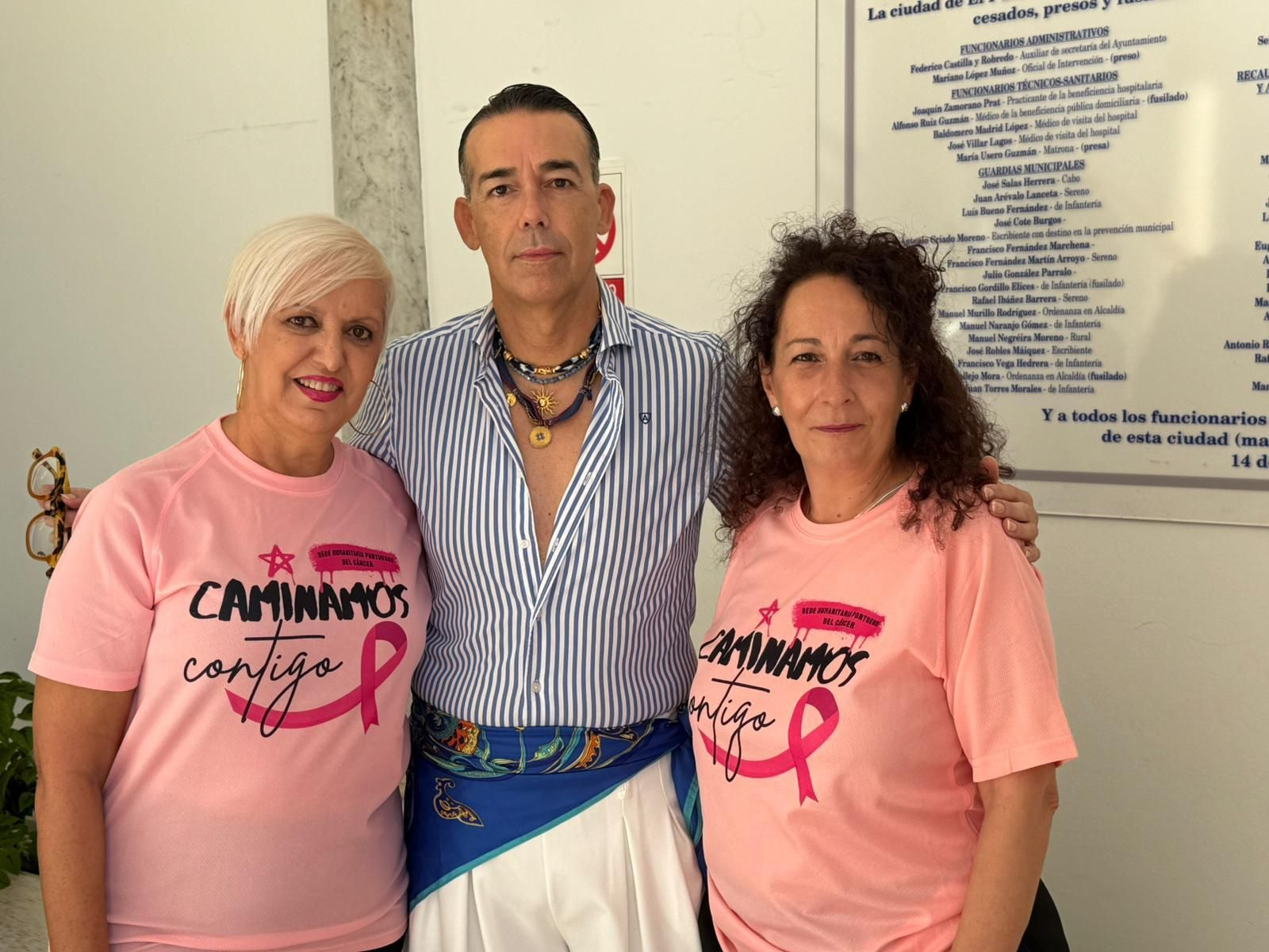 David Calleja, con representantes de la Asociación Humanitaria Portuense del Cáncer