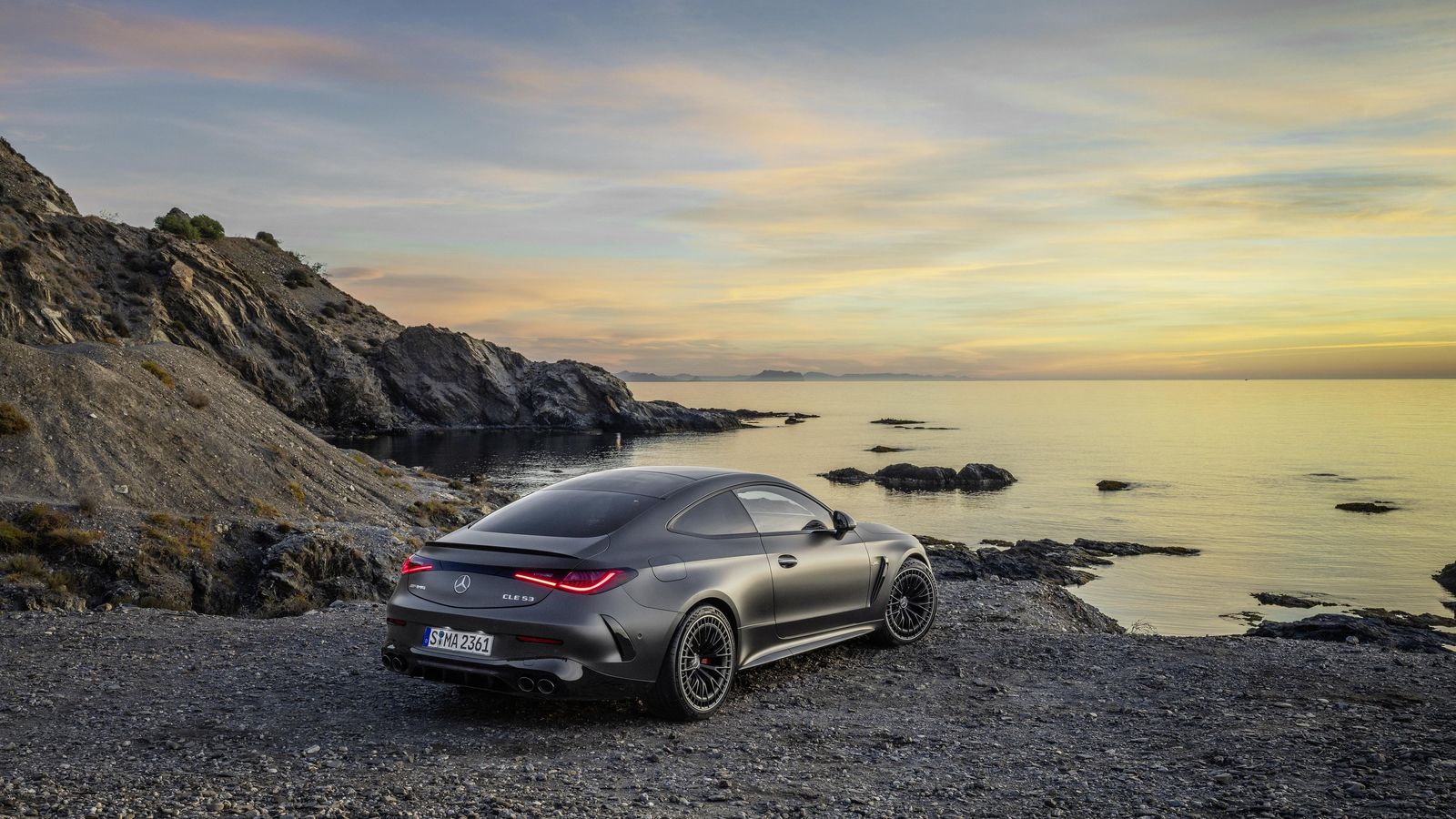 EL CLE es el coupé de mayor tamaño de Mercedes-Benz. Fue lanzado con el objetivo de reemplazar, simultáneamente, a los de las Clase C y E.