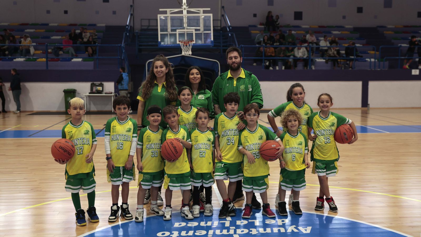 Las fotos de la primera jornada del torneo Semana Santa de baloncesto de la Línea
