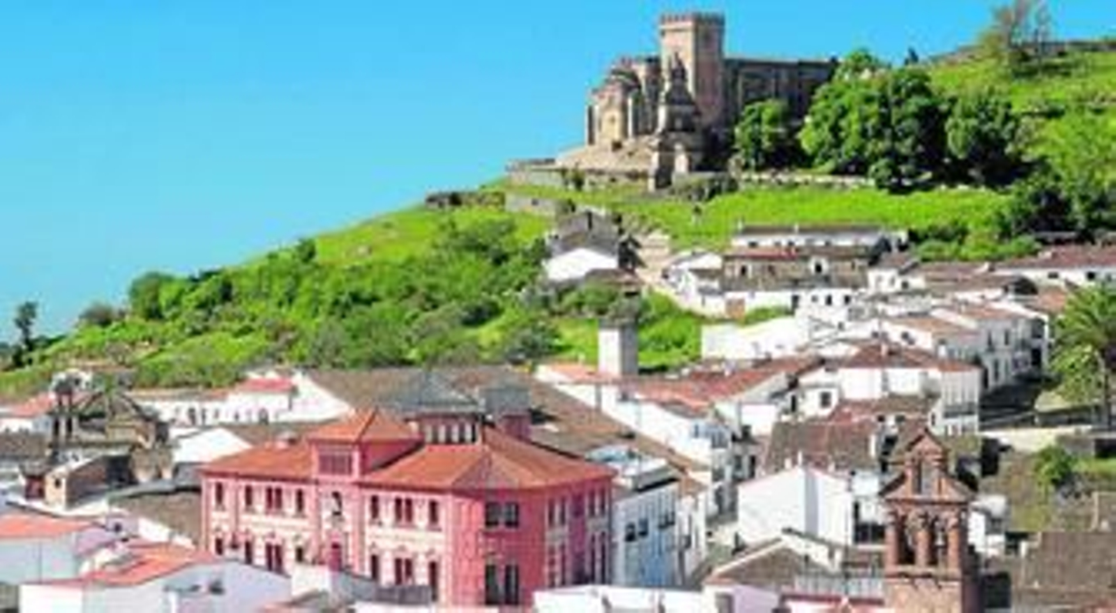 El patrimonio histórico-cultural de Aracena hacen que este municipio serrano sea uno de los más visitados de la comarca.