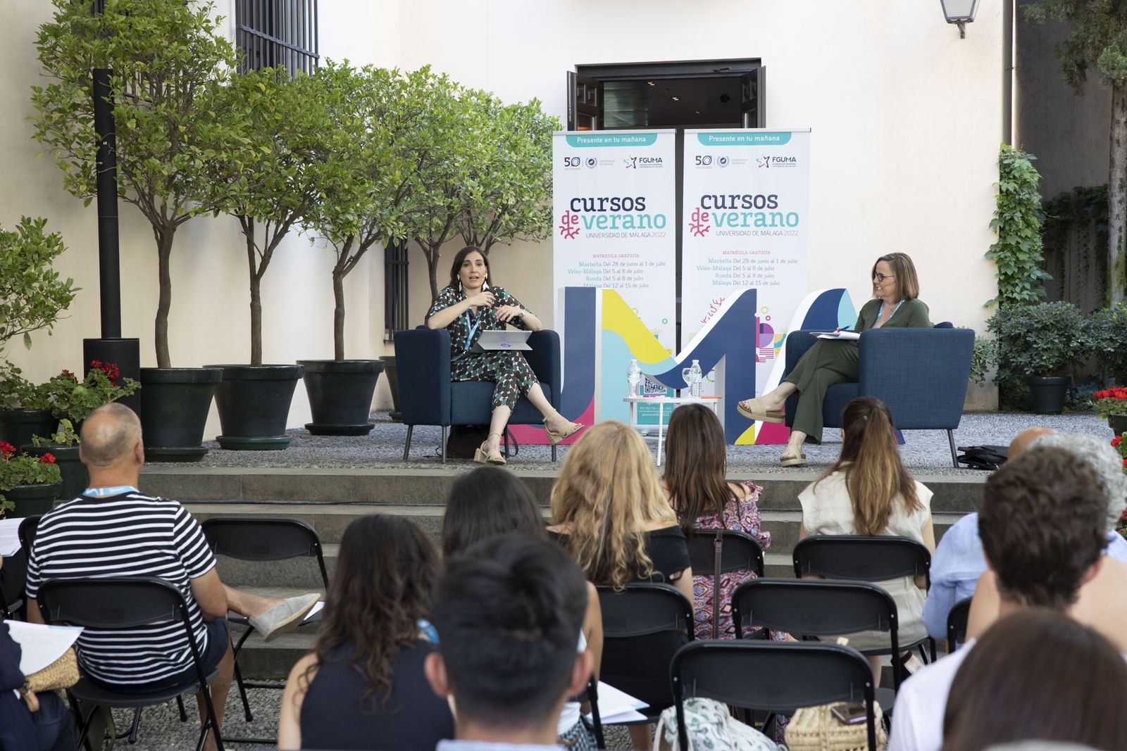 Boticaria García y Esther Luque en los Cursos de Verano de la UMA.