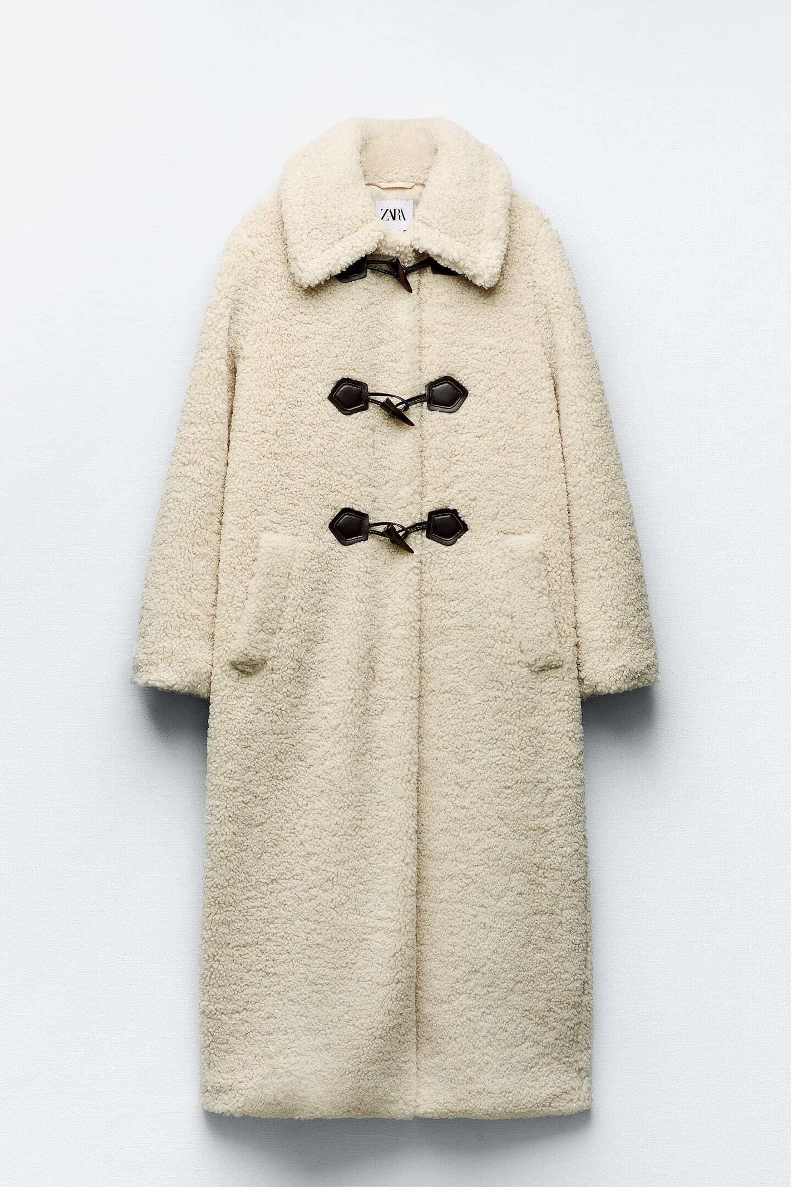 Abrigo de borreguito de Zara.