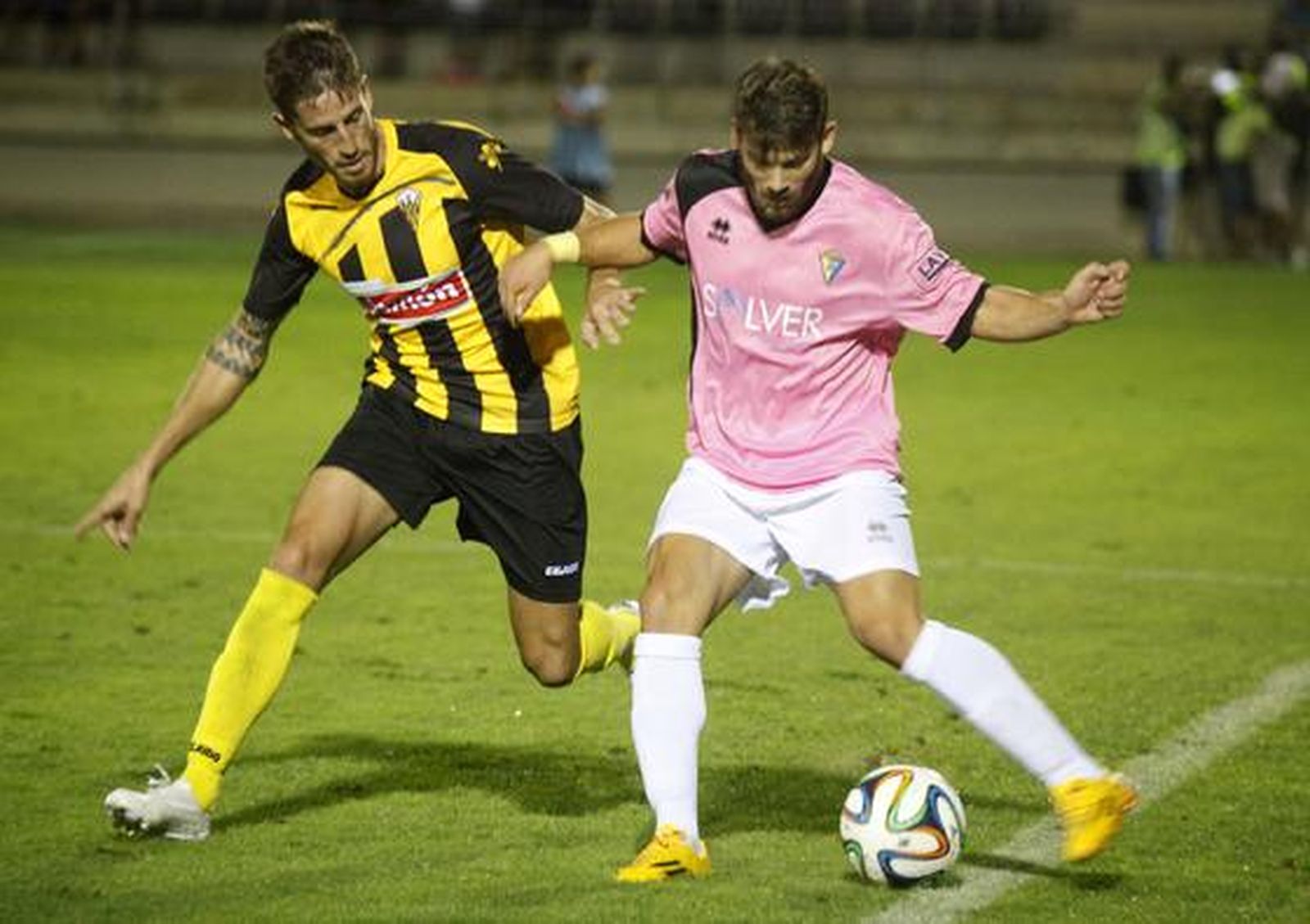 El Cádiz elimina al San Roque de Lepe (0-3) en la Copa del Rey con una imagen muy convincente

Foto: Dani Gomez