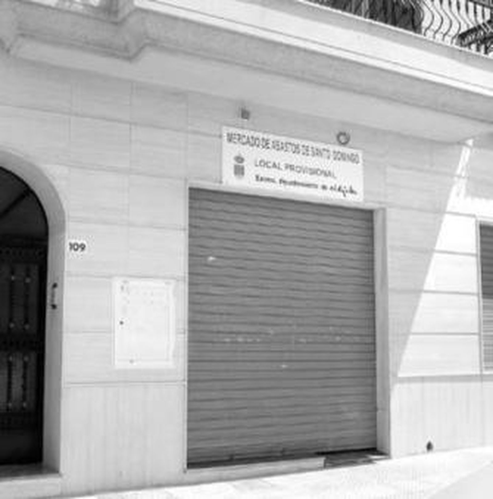 Nuevo local donde se trasladan los puestos del mercado.