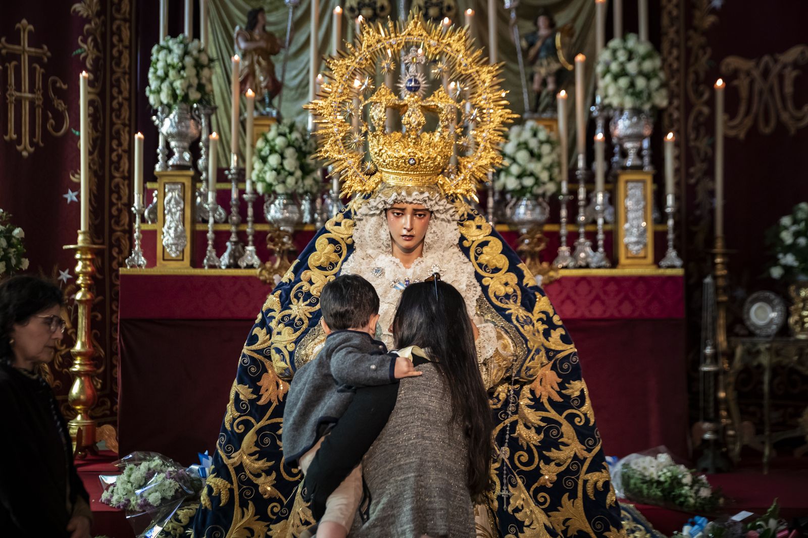 Las imágenes de los besapiés y besamanos del tercer Domingo de Cuaresma en Jerez: veneraciones del centro a los barrios
